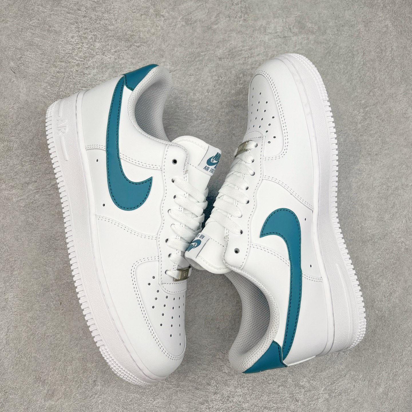 图片[3]-＃福利特价 NK Air Force 1´07 Low 空军一号低帮百搭休闲运动板鞋 柔软、弹性十足的缓震性能和出色的中底设计 横跨复古与现代的外型结合 造就出风靡全球 三十多年的Force 1 直到今天还深受青睐 尺码：36 36.5 37.5 38 38.5 39 40 40.5 41 42 42.5 43 44 44.5 45-选品中心