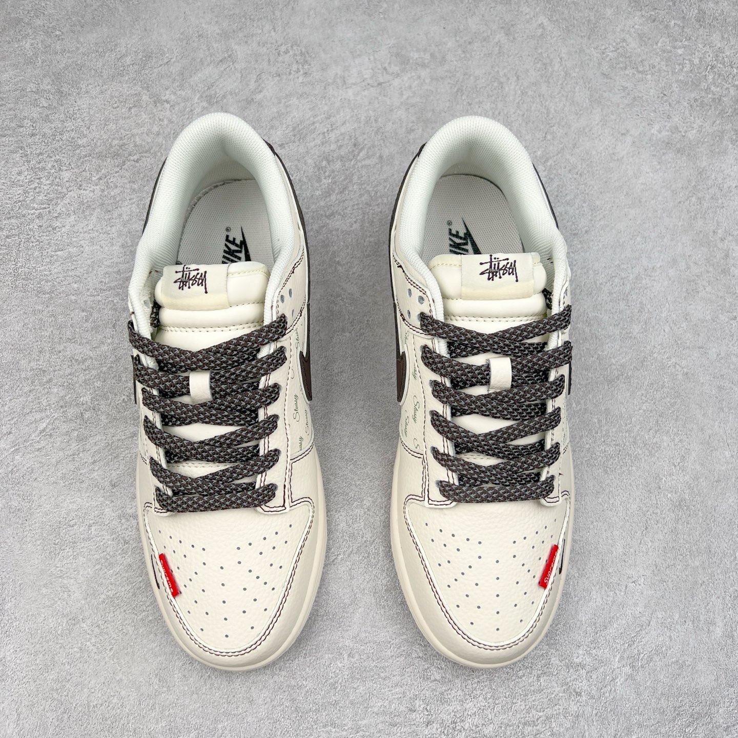 图片[2]-NK Dunk Low 定制配色 YX5066-217 大厂出品 极力推荐 原装头层材料 独家版型蒸餾加工帶來的是更好的视觉和脚感体验大厂纯原品质出货 清洁度 电绣工艺 皮料切割干净无任何毛边 细节完美 实拍调校N版已经零色差零失真 百分百还原实物色彩所见即所得 不存在货不对板色差等低级问题 选购参考实物拍摄 不混卖不参货 只用心做好货严格选品 承诺混一赔十 尺码：36 36.5 37.5 38 38.5 39 40 40.5 41 42 42.5 43 44 44.5 45-选品中心