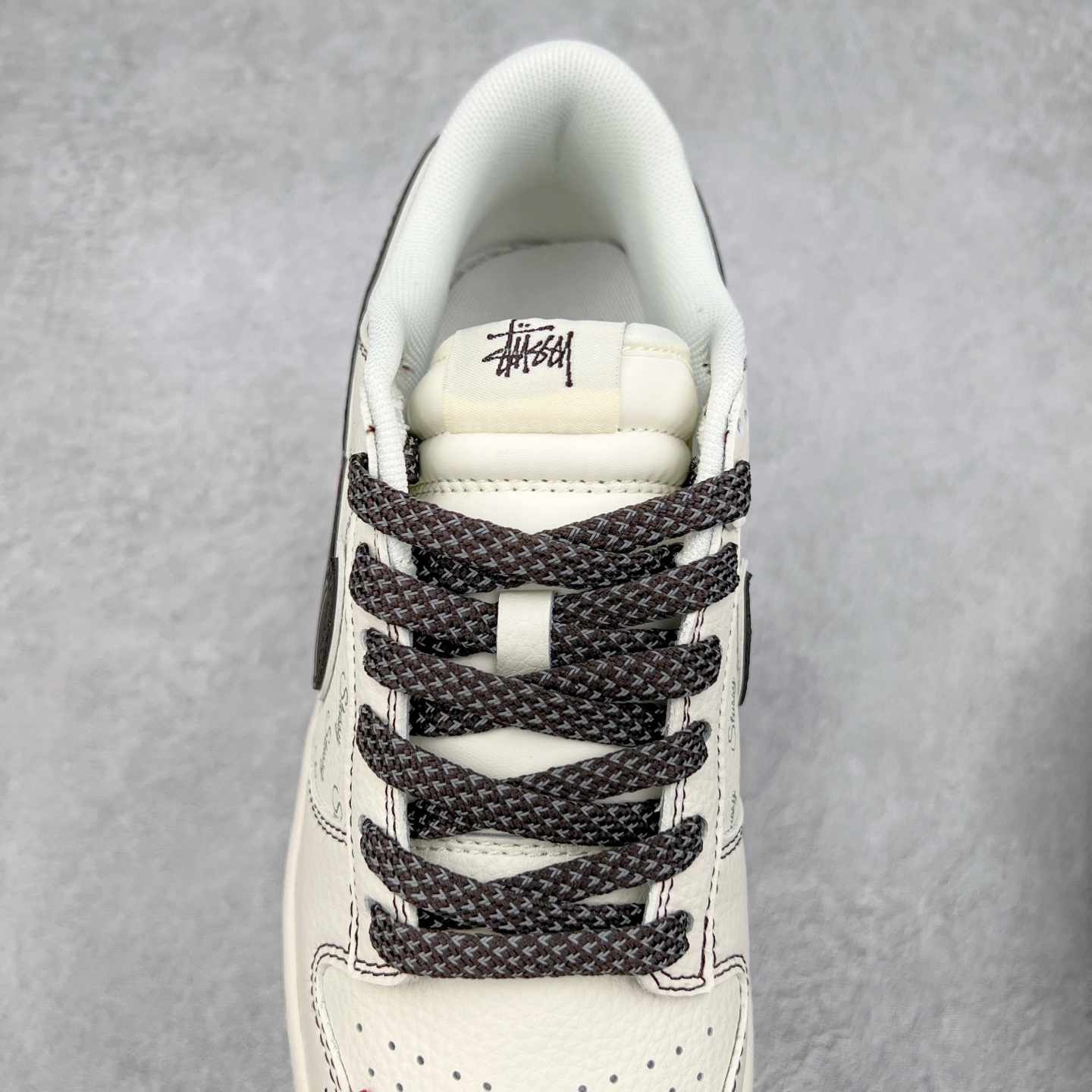 图片[5]-NK Dunk Low 定制配色 YX5066-217 大厂出品 极力推荐 原装头层材料 独家版型蒸餾加工帶來的是更好的视觉和脚感体验大厂纯原品质出货 清洁度 电绣工艺 皮料切割干净无任何毛边 细节完美 实拍调校N版已经零色差零失真 百分百还原实物色彩所见即所得 不存在货不对板色差等低级问题 选购参考实物拍摄 不混卖不参货 只用心做好货严格选品 承诺混一赔十 尺码：36 36.5 37.5 38 38.5 39 40 40.5 41 42 42.5 43 44 44.5 45-选品中心