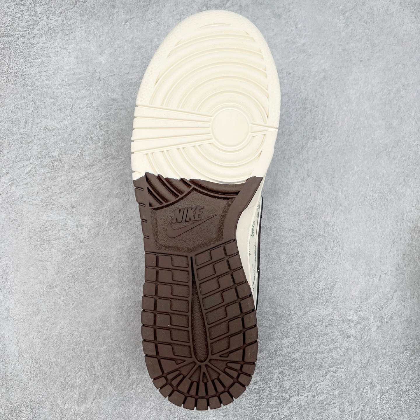 图片[9]-NK Dunk Low 定制配色 YX5066-217 大厂出品 极力推荐 原装头层材料 独家版型蒸餾加工帶來的是更好的视觉和脚感体验大厂纯原品质出货 清洁度 电绣工艺 皮料切割干净无任何毛边 细节完美 实拍调校N版已经零色差零失真 百分百还原实物色彩所见即所得 不存在货不对板色差等低级问题 选购参考实物拍摄 不混卖不参货 只用心做好货严格选品 承诺混一赔十 尺码：36 36.5 37.5 38 38.5 39 40 40.5 41 42 42.5 43 44 44.5 45-选品中心