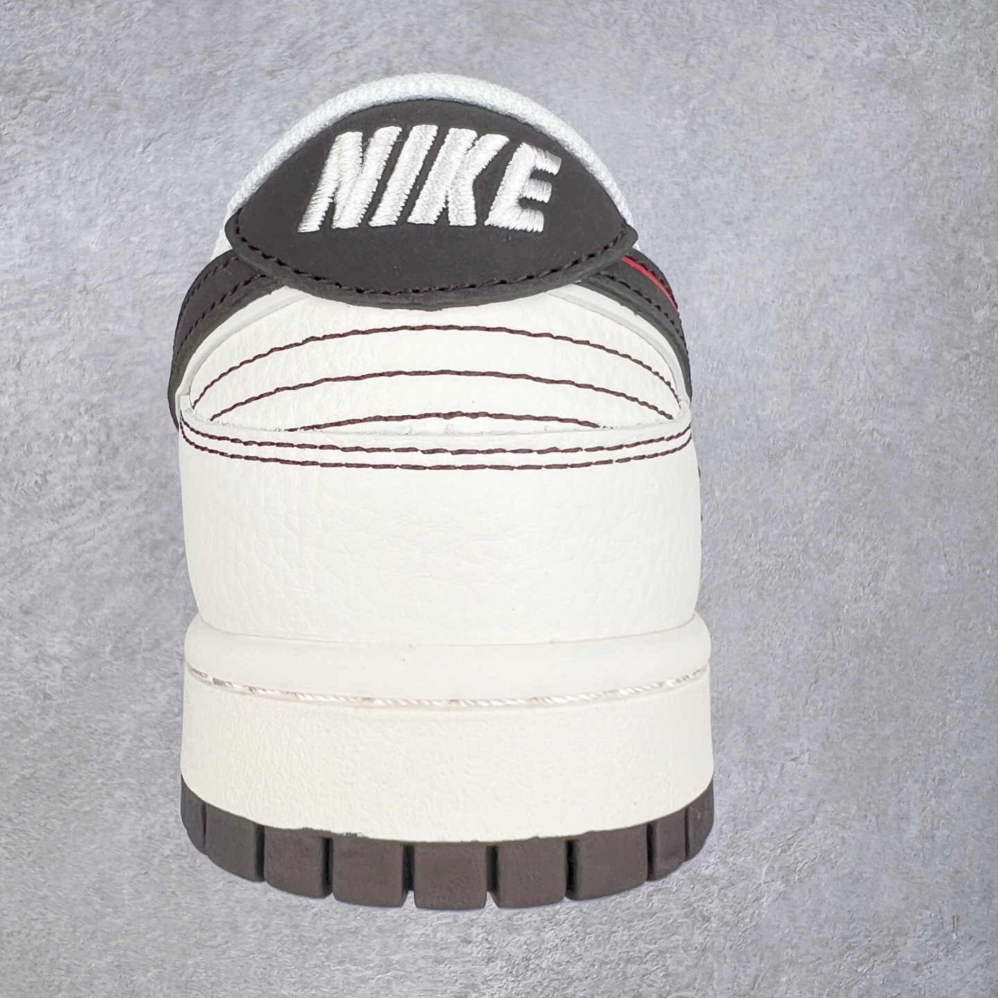 图片[8]-NK Dunk Low 定制配色 YX5066-217 大厂出品 极力推荐 原装头层材料 独家版型蒸餾加工帶來的是更好的视觉和脚感体验大厂纯原品质出货 清洁度 电绣工艺 皮料切割干净无任何毛边 细节完美 实拍调校N版已经零色差零失真 百分百还原实物色彩所见即所得 不存在货不对板色差等低级问题 选购参考实物拍摄 不混卖不参货 只用心做好货严格选品 承诺混一赔十 尺码：36 36.5 37.5 38 38.5 39 40 40.5 41 42 42.5 43 44 44.5 45-选品中心