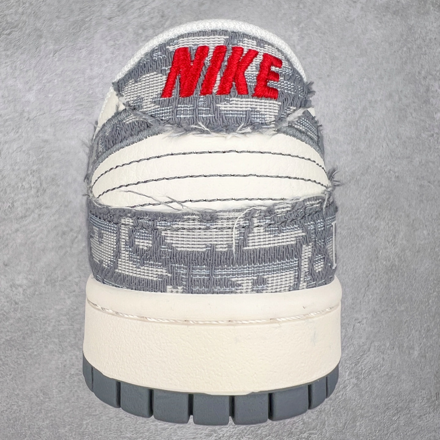 图片[8]-NK Dunk Low 定制配色 SJ2588-013 大厂出品 极力推荐 原装头层材料 独家版型蒸餾加工帶來的是更好的视觉和脚感体验大厂纯原品质出货 清洁度 电绣工艺 皮料切割干净无任何毛边 细节完美 实拍调校N版已经零色差零失真 百分百还原实物色彩所见即所得 不存在货不对板色差等低级问题 选购参考实物拍摄 不混卖不参货 只用心做好货严格选品 承诺混一赔十 尺码：36 36.5 37.5 38 38.5 39 40 40.5 41 42 42.5 43 44 44.5 45-选品中心