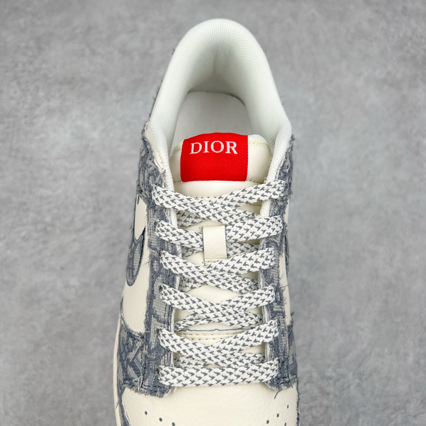 图片[5]-NK Dunk Low 定制配色 SJ2588-013 大厂出品 极力推荐 原装头层材料 独家版型蒸餾加工帶來的是更好的视觉和脚感体验大厂纯原品质出货 清洁度 电绣工艺 皮料切割干净无任何毛边 细节完美 实拍调校N版已经零色差零失真 百分百还原实物色彩所见即所得 不存在货不对板色差等低级问题 选购参考实物拍摄 不混卖不参货 只用心做好货严格选品 承诺混一赔十 尺码：36 36.5 37.5 38 38.5 39 40 40.5 41 42 42.5 43 44 44.5 45-选品中心