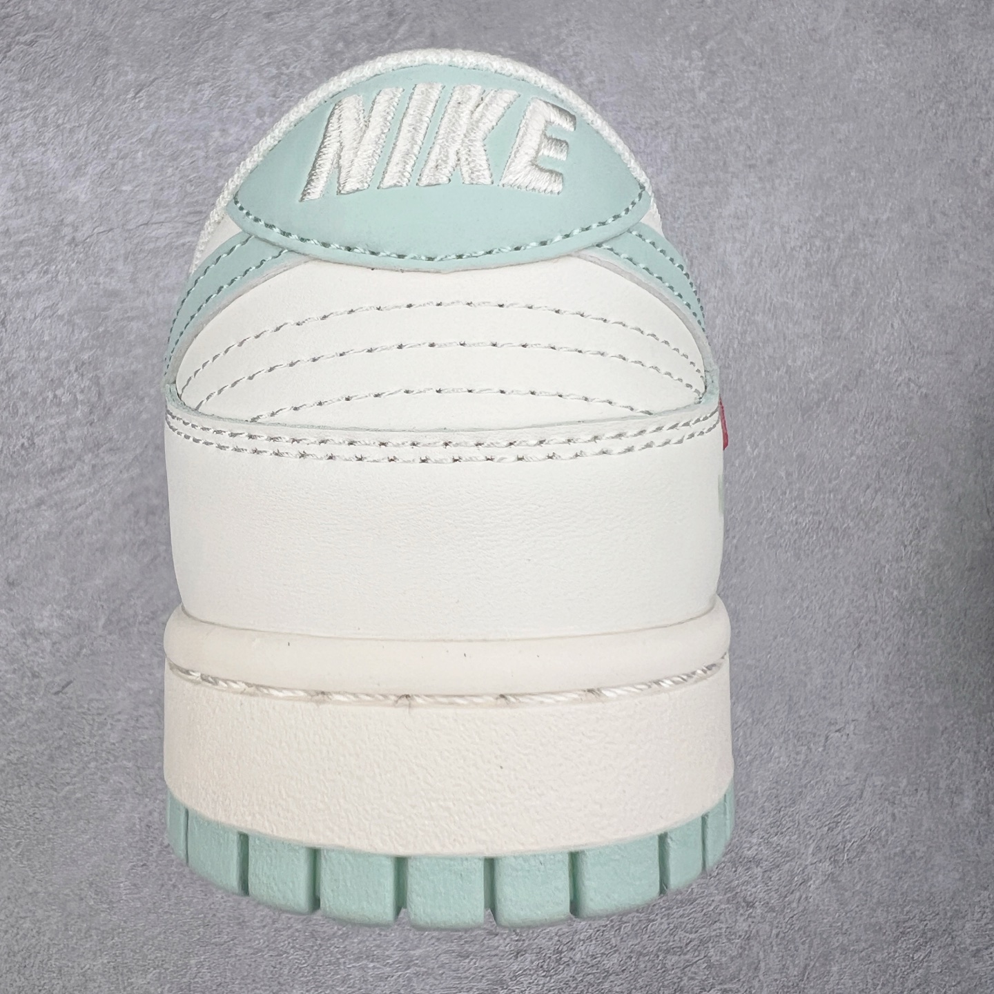 图片[8]-NK Dunk Low 定制配色 XX2025-658 大厂出品 极力推荐 原装头层材料 独家版型蒸餾加工帶來的是更好的视觉和脚感体验大厂纯原品质出货 清洁度 电绣工艺 皮料切割干净无任何毛边 细节完美 实拍调校N版已经零色差零失真 百分百还原实物色彩所见即所得 不存在货不对板色差等低级问题 选购参考实物拍摄 不混卖不参货 只用心做好货严格选品 承诺混一赔十 尺码：36 36.5 37.5 38 38.5 39 40 40.5 41 42 42.5 43 44 44.5 45-选品中心