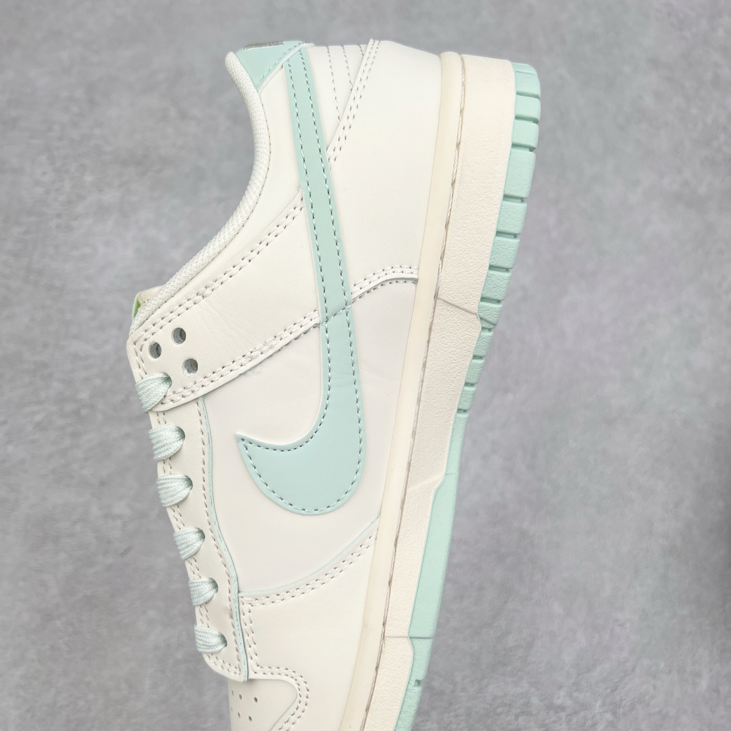 图片[7]-NK Dunk Low 定制配色 XX2025-658 大厂出品 极力推荐 原装头层材料 独家版型蒸餾加工帶來的是更好的视觉和脚感体验大厂纯原品质出货 清洁度 电绣工艺 皮料切割干净无任何毛边 细节完美 实拍调校N版已经零色差零失真 百分百还原实物色彩所见即所得 不存在货不对板色差等低级问题 选购参考实物拍摄 不混卖不参货 只用心做好货严格选品 承诺混一赔十 尺码：36 36.5 37.5 38 38.5 39 40 40.5 41 42 42.5 43 44 44.5 45-选品中心