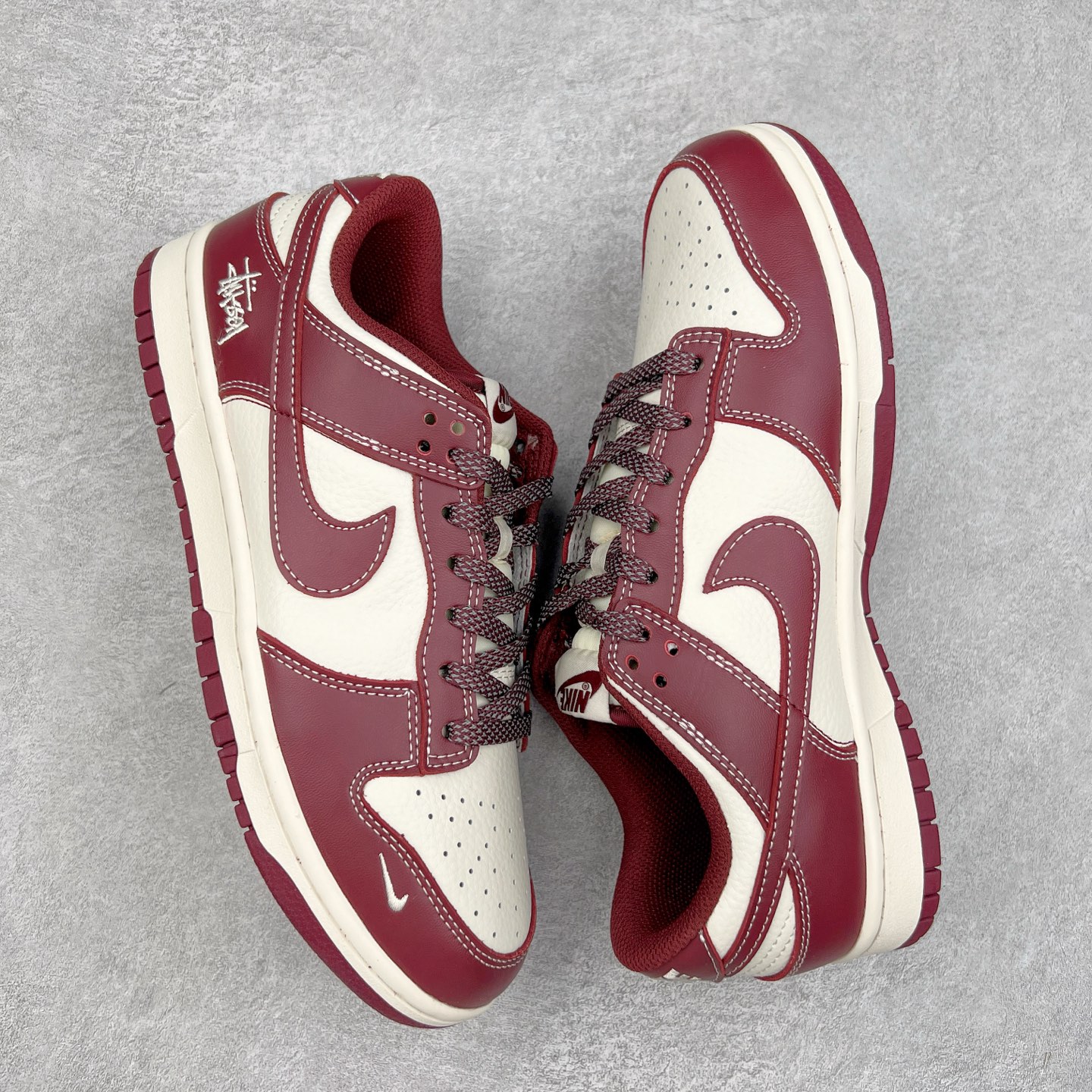 图片[3]-NK Dunk Low 定制配色 BB9898-001 大厂出品 极力推荐 原装头层材料 独家版型蒸餾加工帶來的是更好的视觉和脚感体验大厂纯原品质出货 清洁度 电绣工艺 皮料切割干净无任何毛边 细节完美 实拍调校N版已经零色差零失真 百分百还原实物色彩所见即所得 不存在货不对板色差等低级问题 选购参考实物拍摄 不混卖不参货 只用心做好货严格选品 承诺混一赔十 尺码：36 36.5 37.5 38 38.5 39 40 40.5 41 42 42.5 43 44 44.5 45-选品中心