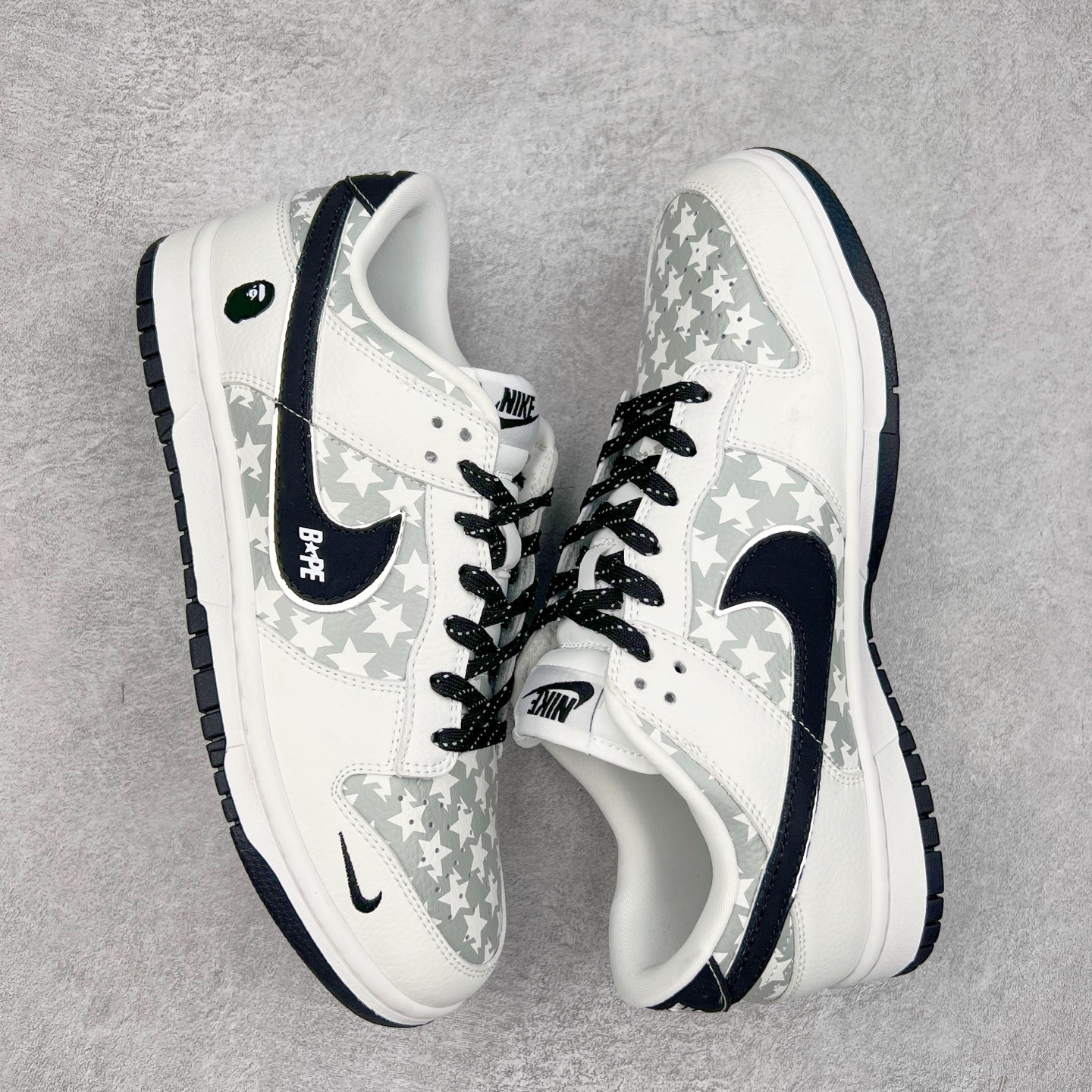 图片[3]-NK Dunk Low 定制配色 CS1688-104 大厂出品 极力推荐 原装头层材料 独家版型蒸餾加工帶來的是更好的视觉和脚感体验大厂纯原品质出货 清洁度 电绣工艺 皮料切割干净无任何毛边 细节完美 实拍调校N版已经零色差零失真 百分百还原实物色彩所见即所得 不存在货不对板色差等低级问题 选购参考实物拍摄 不混卖不参货 只用心做好货严格选品 承诺混一赔十 尺码：36 36.5 37.5 38 38.5 39 40 40.5 41 42 42.5 43 44 44.5 45-选品中心