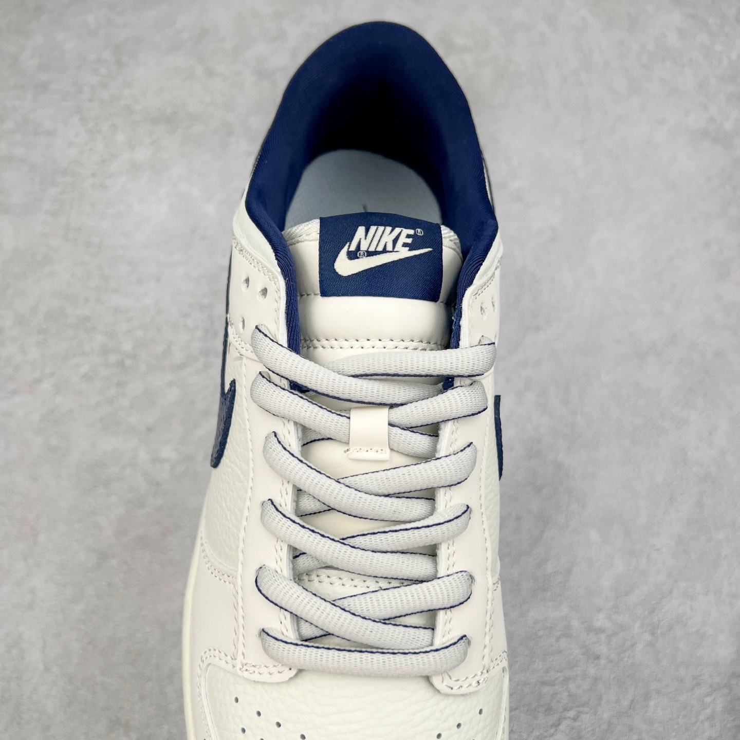 图片[5]-NK Dunk Low 定制配色 SC9207-402 大厂出品 极力推荐 原装头层材料 独家版型蒸餾加工帶來的是更好的视觉和脚感体验大厂纯原品质出货 清洁度 电绣工艺 皮料切割干净无任何毛边 细节完美 实拍调校N版已经零色差零失真 百分百还原实物色彩所见即所得 不存在货不对板色差等低级问题 选购参考实物拍摄 不混卖不参货 只用心做好货严格选品 承诺混一赔十 尺码：36 36.5 37.5 38 38.5 39 40 40.5 41 42 42.5 43 44 44.5 45-选品中心