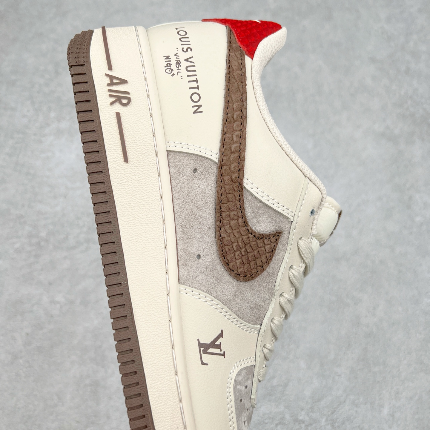 图片[6]-NK Air Force 1´07 Low 空军一号低帮百搭休闲运动板鞋 XX3168-129 柔软、弹性十足的缓震性能和出色的中底设计 横跨复古与现代的外型结合 造就出风靡全球 三十多年的Force 1 直到今天还深受青睐 实拍调校N版已经零色差零失真 百分百还原实物色彩所见即所得 不存在货不对板色差等低级问题 选购参考实物拍摄 不混卖不参货 只用心做好货严格选品 承诺混一赔十 尺码：36 36.5 37.5 38 38.5 39 40 40.5 41 42 42.5 43 44 44.5 45-选品中心