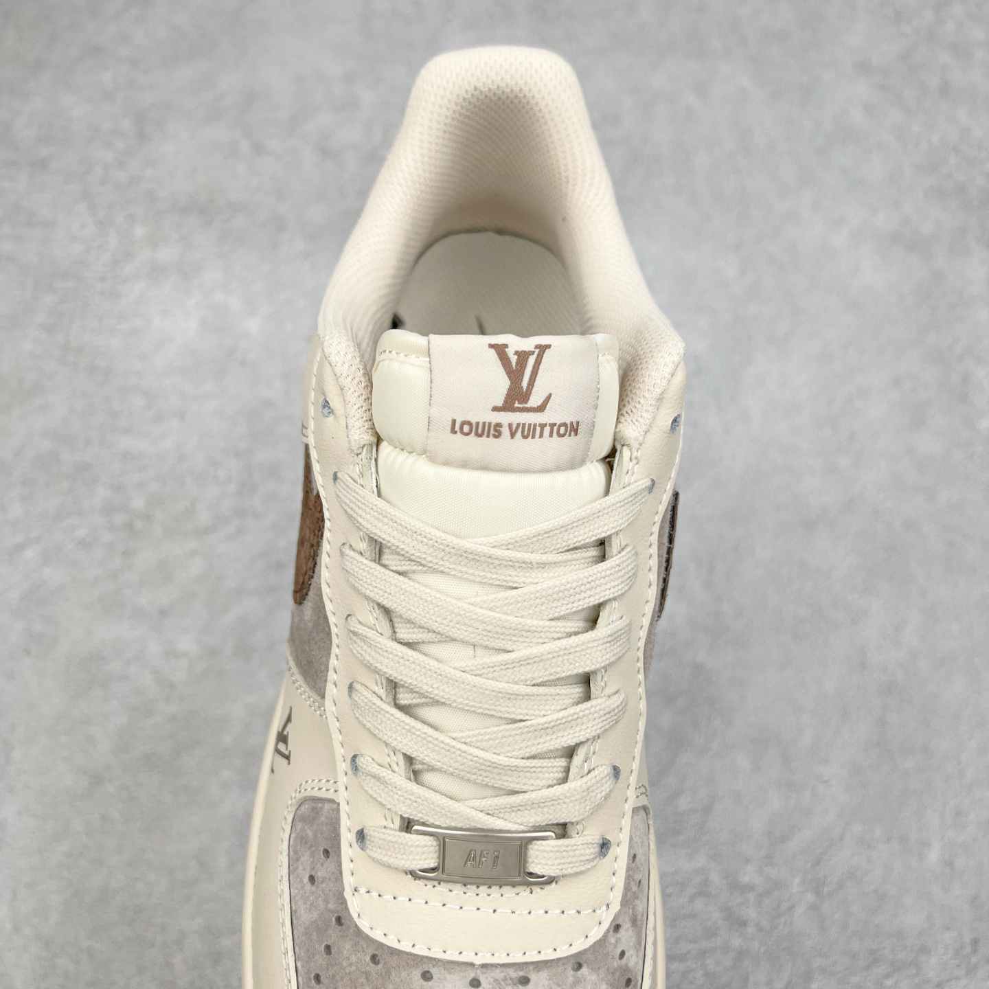 图片[5]-NK Air Force 1´07 Low 空军一号低帮百搭休闲运动板鞋 XX3168-129 柔软、弹性十足的缓震性能和出色的中底设计 横跨复古与现代的外型结合 造就出风靡全球 三十多年的Force 1 直到今天还深受青睐 实拍调校N版已经零色差零失真 百分百还原实物色彩所见即所得 不存在货不对板色差等低级问题 选购参考实物拍摄 不混卖不参货 只用心做好货严格选品 承诺混一赔十 尺码：36 36.5 37.5 38 38.5 39 40 40.5 41 42 42.5 43 44 44.5 45-选品中心