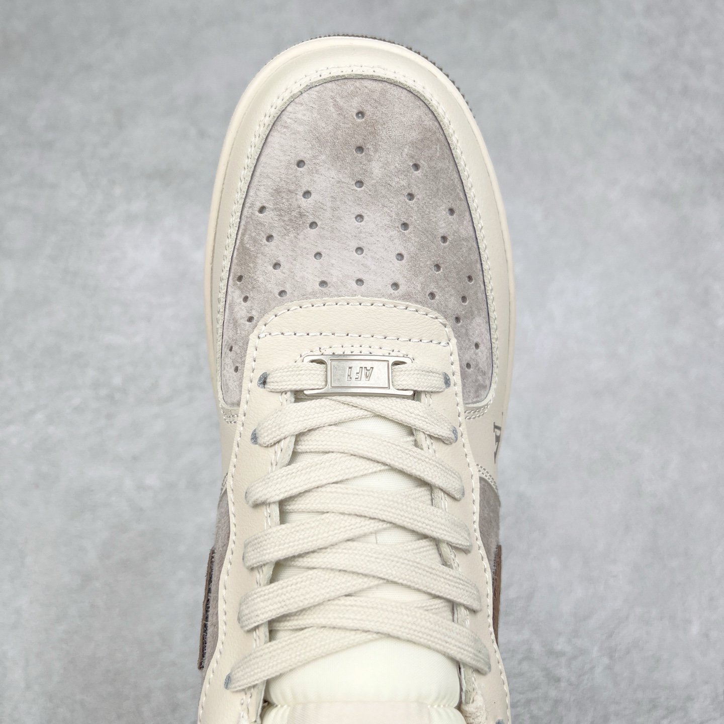 图片[4]-NK Air Force 1´07 Low 空军一号低帮百搭休闲运动板鞋 XX3168-129 柔软、弹性十足的缓震性能和出色的中底设计 横跨复古与现代的外型结合 造就出风靡全球 三十多年的Force 1 直到今天还深受青睐 实拍调校N版已经零色差零失真 百分百还原实物色彩所见即所得 不存在货不对板色差等低级问题 选购参考实物拍摄 不混卖不参货 只用心做好货严格选品 承诺混一赔十 尺码：36 36.5 37.5 38 38.5 39 40 40.5 41 42 42.5 43 44 44.5 45-选品中心