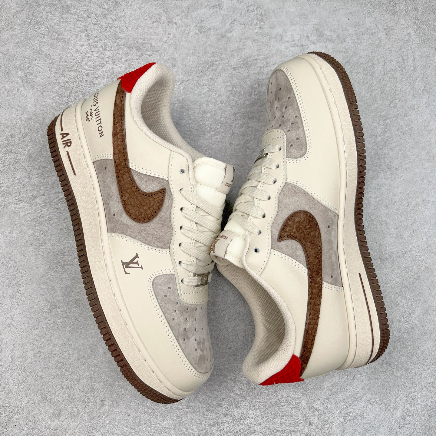 图片[3]-NK Air Force 1´07 Low 空军一号低帮百搭休闲运动板鞋 XX3168-129 柔软、弹性十足的缓震性能和出色的中底设计 横跨复古与现代的外型结合 造就出风靡全球 三十多年的Force 1 直到今天还深受青睐 实拍调校N版已经零色差零失真 百分百还原实物色彩所见即所得 不存在货不对板色差等低级问题 选购参考实物拍摄 不混卖不参货 只用心做好货严格选品 承诺混一赔十 尺码：36 36.5 37.5 38 38.5 39 40 40.5 41 42 42.5 43 44 44.5 45-选品中心