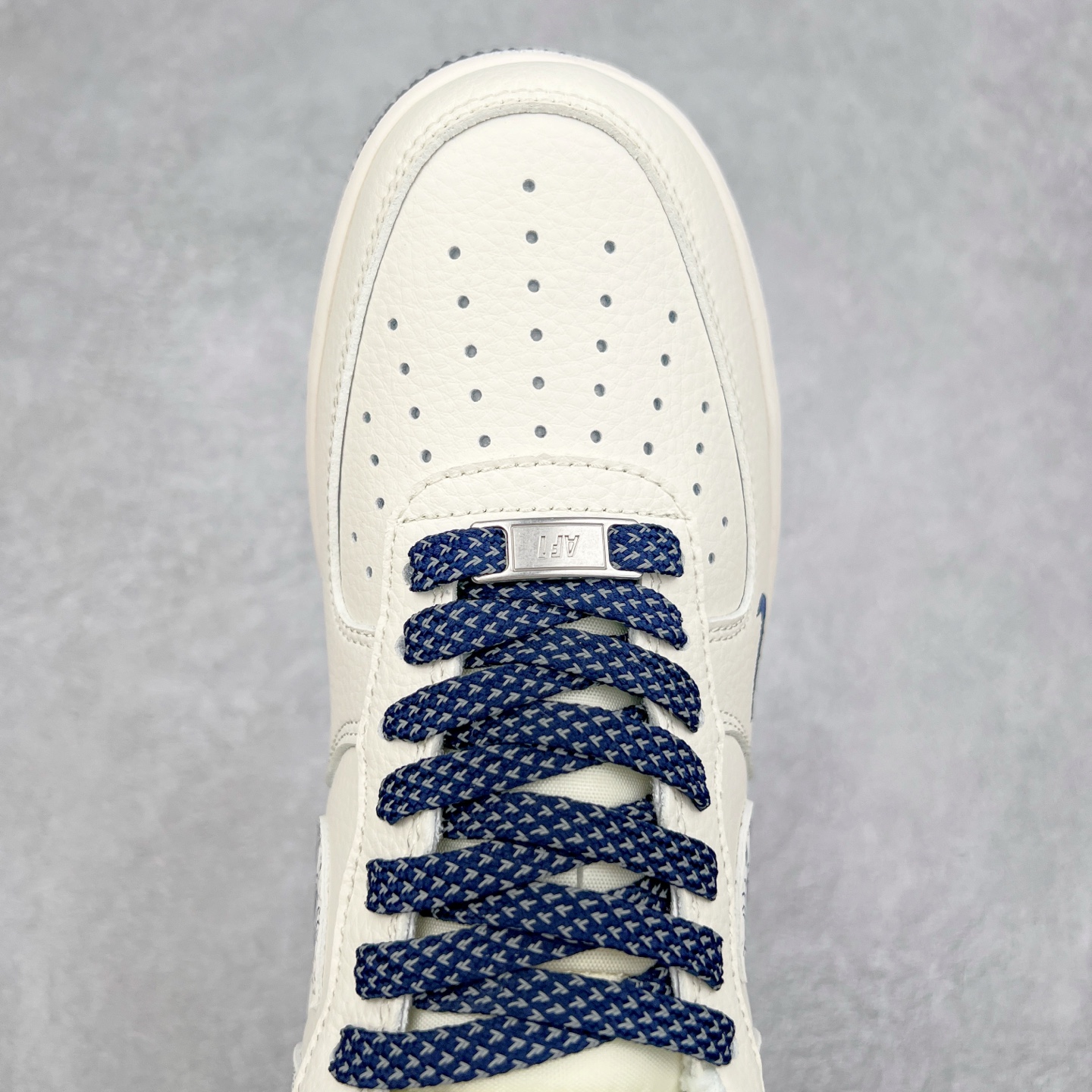 图片[4]-NK Air Force 1´07 Low 空军一号低帮百搭休闲运动板鞋 HH7518-047 柔软、弹性十足的缓震性能和出色的中底设计 横跨复古与现代的外型结合 造就出风靡全球 三十多年的Force 1 直到今天还深受青睐 实拍调校N版已经零色差零失真 百分百还原实物色彩所见即所得 不存在货不对板色差等低级问题 选购参考实物拍摄 不混卖不参货 只用心做好货严格选品 承诺混一赔十 尺码：36 36.5 37.5 38 38.5 39 40 40.5 41 42 42.5 43 44 44.5 45-选品中心