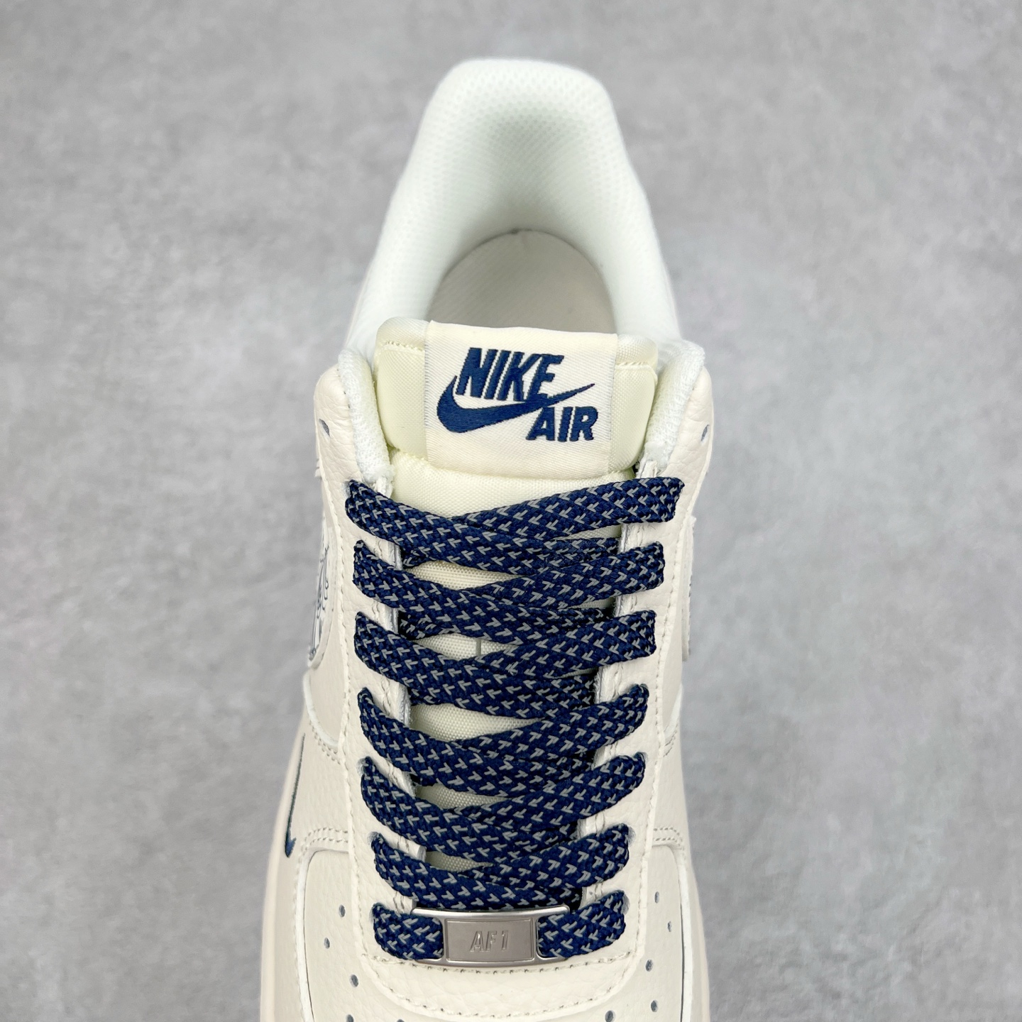 图片[5]-NK Air Force 1´07 Low 空军一号低帮百搭休闲运动板鞋 HH7518-047 柔软、弹性十足的缓震性能和出色的中底设计 横跨复古与现代的外型结合 造就出风靡全球 三十多年的Force 1 直到今天还深受青睐 实拍调校N版已经零色差零失真 百分百还原实物色彩所见即所得 不存在货不对板色差等低级问题 选购参考实物拍摄 不混卖不参货 只用心做好货严格选品 承诺混一赔十 尺码：36 36.5 37.5 38 38.5 39 40 40.5 41 42 42.5 43 44 44.5 45-选品中心