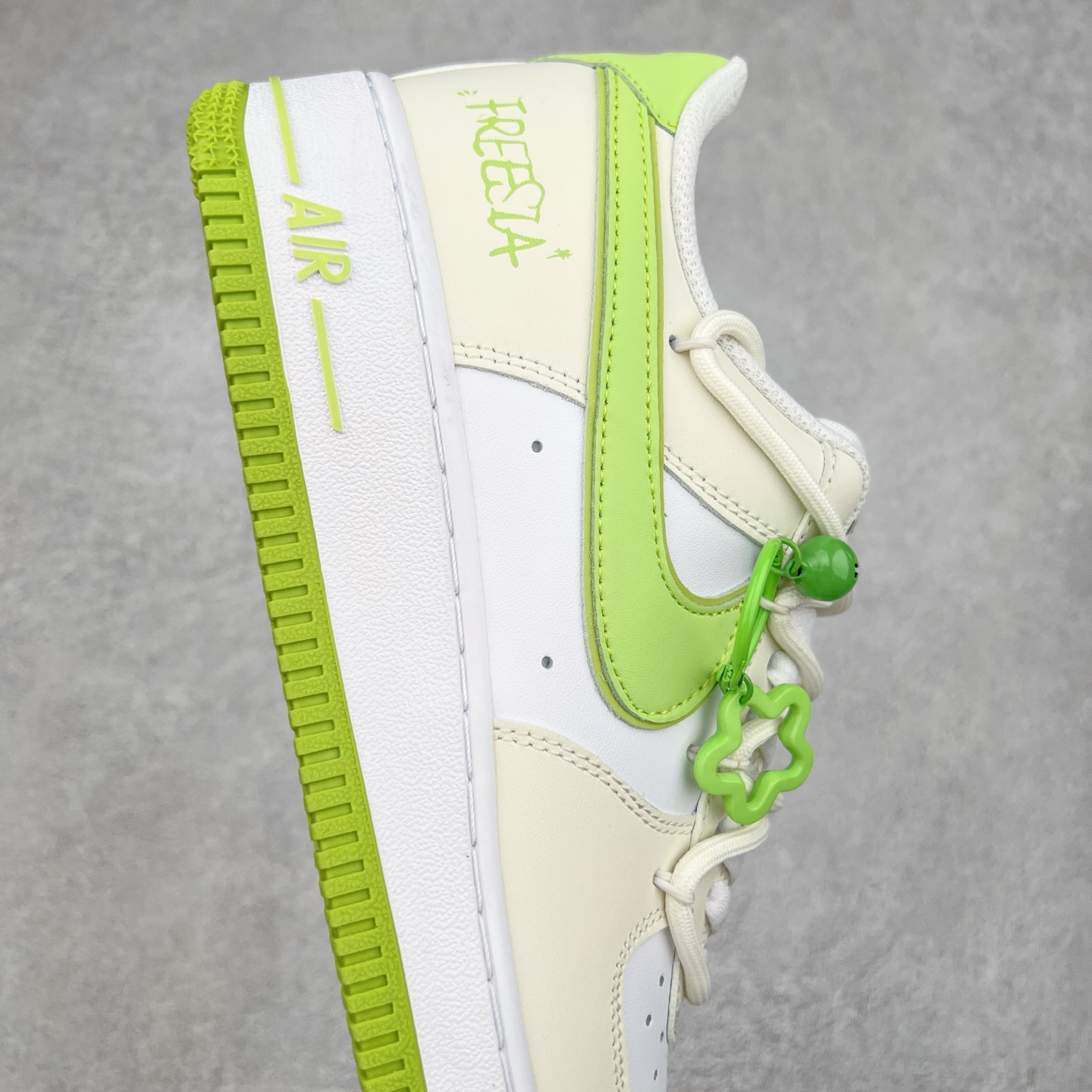 图片[6]-NK Air Force 1´07 Low 空军一号低帮百搭休闲运动板鞋 YY2023-315 柔软、弹性十足的缓震性能和出色的中底设计 横跨复古与现代的外型结合 造就出风靡全球 三十多年的Force 1 直到今天还深受青睐 实拍调校N版已经零色差零失真 百分百还原实物色彩所见即所得 不存在货不对板色差等低级问题 选购参考实物拍摄 不混卖不参货 只用心做好货严格选品 承诺混一赔十 尺码：36 36.5 37.5 38 38.5 39 40 40.5 41 42 42.5 43 44 44.5 45-选品中心