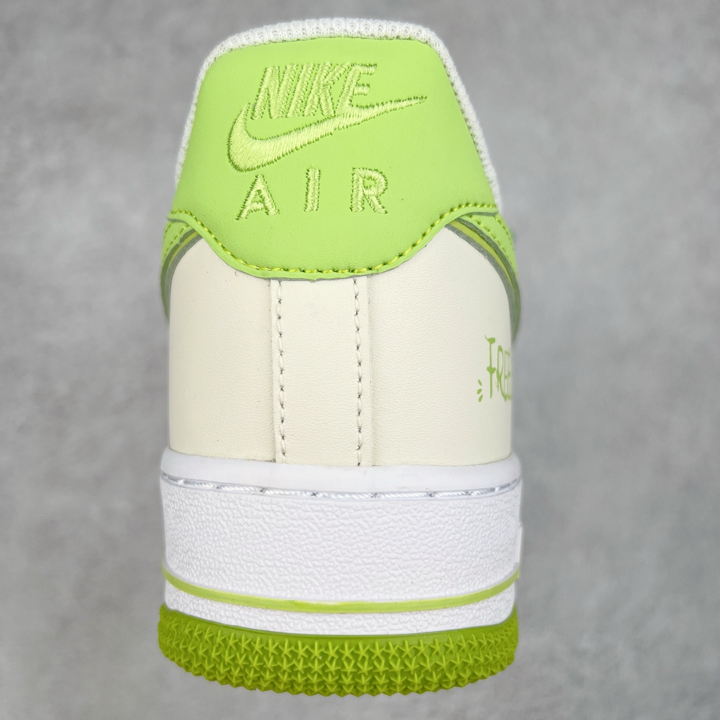 图片[8]-NK Air Force 1´07 Low 空军一号低帮百搭休闲运动板鞋 YY2023-315 柔软、弹性十足的缓震性能和出色的中底设计 横跨复古与现代的外型结合 造就出风靡全球 三十多年的Force 1 直到今天还深受青睐 实拍调校N版已经零色差零失真 百分百还原实物色彩所见即所得 不存在货不对板色差等低级问题 选购参考实物拍摄 不混卖不参货 只用心做好货严格选品 承诺混一赔十 尺码：36 36.5 37.5 38 38.5 39 40 40.5 41 42 42.5 43 44 44.5 45-选品中心