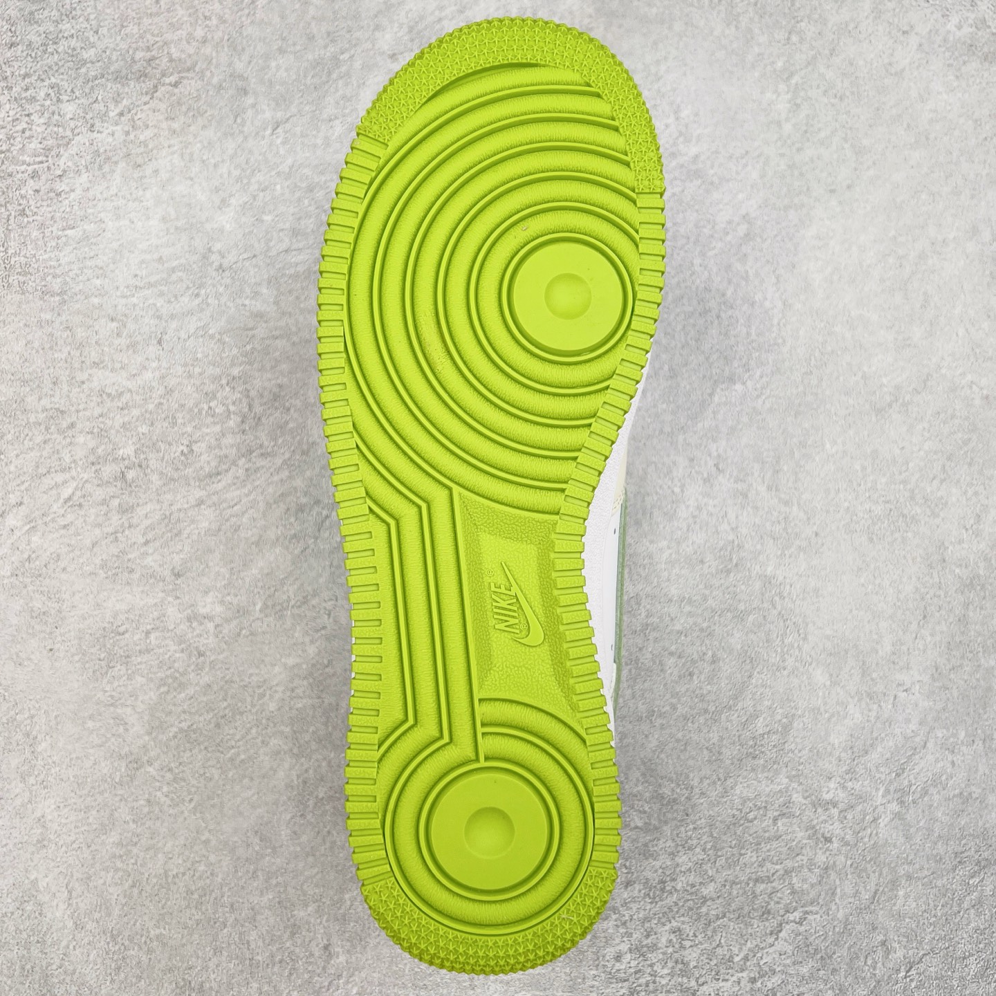 图片[9]-NK Air Force 1´07 Low 空军一号低帮百搭休闲运动板鞋 YY2023-315 柔软、弹性十足的缓震性能和出色的中底设计 横跨复古与现代的外型结合 造就出风靡全球 三十多年的Force 1 直到今天还深受青睐 实拍调校N版已经零色差零失真 百分百还原实物色彩所见即所得 不存在货不对板色差等低级问题 选购参考实物拍摄 不混卖不参货 只用心做好货严格选品 承诺混一赔十 尺码：36 36.5 37.5 38 38.5 39 40 40.5 41 42 42.5 43 44 44.5 45-选品中心