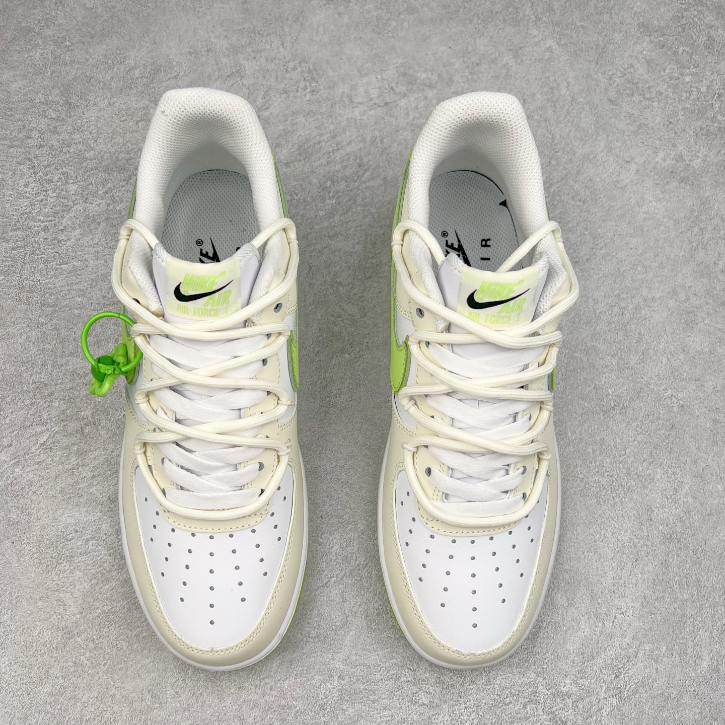 图片[2]-NK Air Force 1´07 Low 空军一号低帮百搭休闲运动板鞋 YY2023-315 柔软、弹性十足的缓震性能和出色的中底设计 横跨复古与现代的外型结合 造就出风靡全球 三十多年的Force 1 直到今天还深受青睐 实拍调校N版已经零色差零失真 百分百还原实物色彩所见即所得 不存在货不对板色差等低级问题 选购参考实物拍摄 不混卖不参货 只用心做好货严格选品 承诺混一赔十 尺码：36 36.5 37.5 38 38.5 39 40 40.5 41 42 42.5 43 44 44.5 45-选品中心