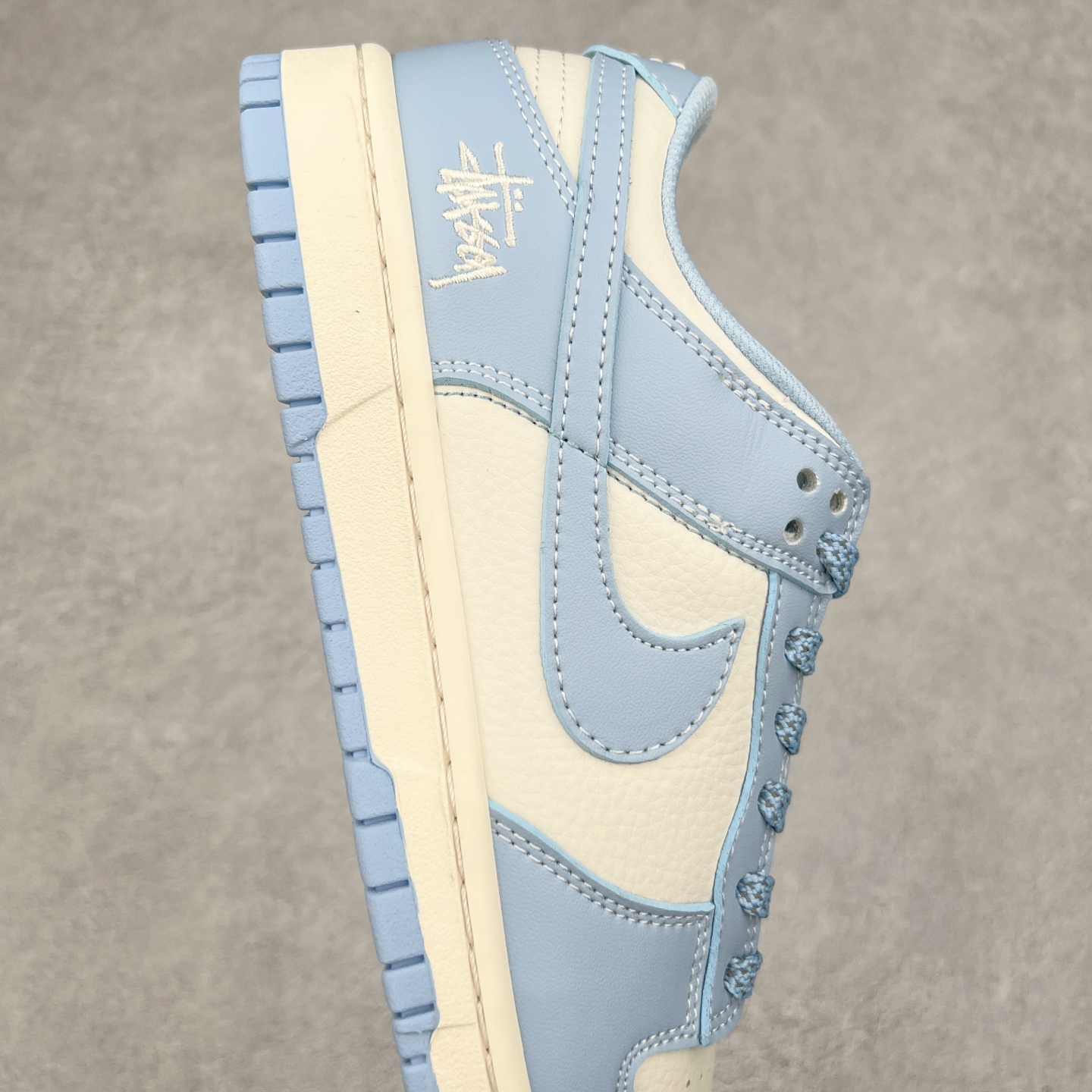 图片[6]-NK Dunk Low 定制配色 BB9898-004 大厂出品 极力推荐 原装头层材料 独家版型蒸餾加工帶來的是更好的视觉和脚感体验大厂纯原品质出货 清洁度 电绣工艺 皮料切割干净无任何毛边 细节完美 实拍调校N版已经零色差零失真 百分百还原实物色彩所见即所得 不存在货不对板色差等低级问题 选购参考实物拍摄 不混卖不参货 只用心做好货严格选品 承诺混一赔十 尺码：36 36.5 37.5 38 38.5 39 40 40.5 41 42 42.5 43 44 44.5 45-选品中心