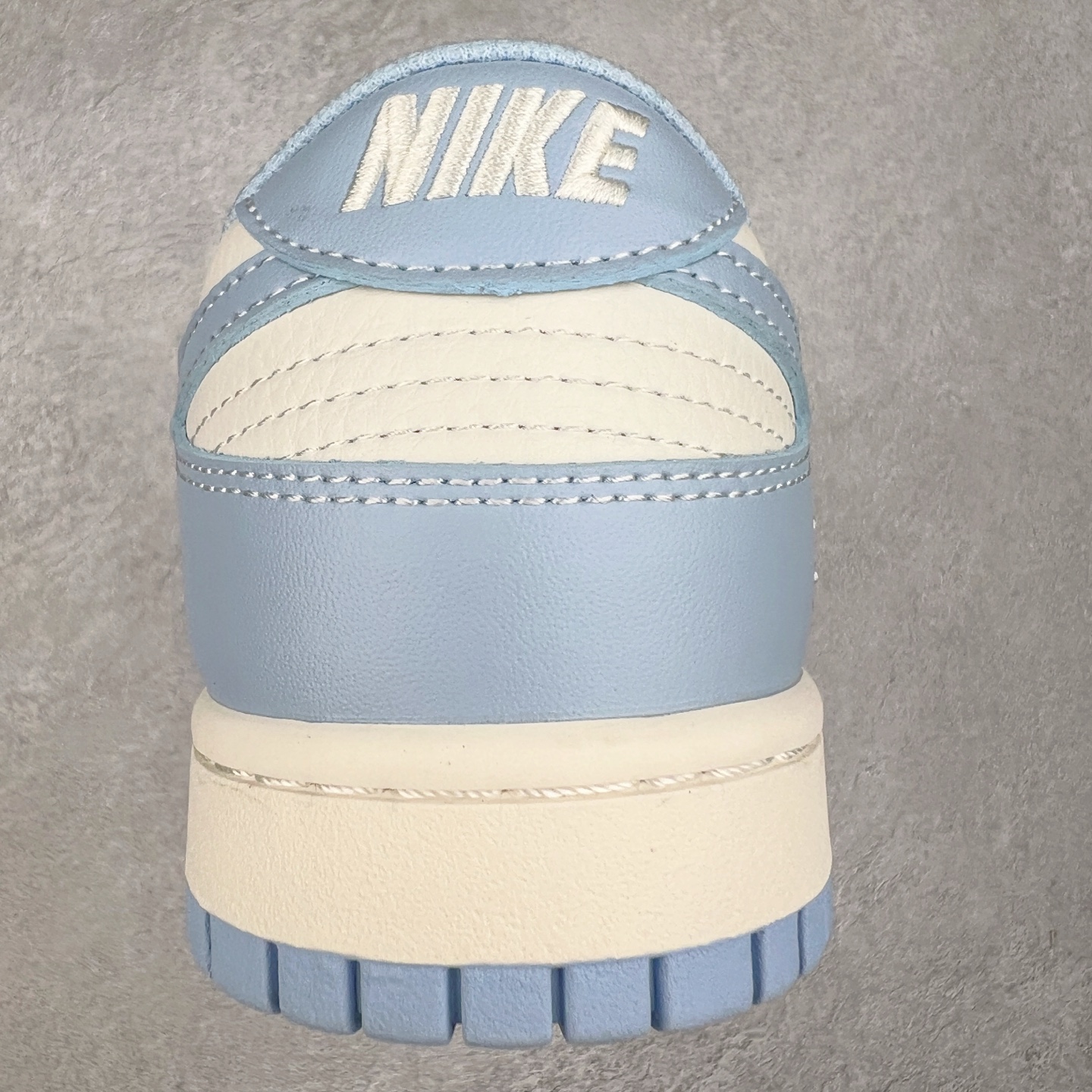 图片[8]-NK Dunk Low 定制配色 BB9898-004 大厂出品 极力推荐 原装头层材料 独家版型蒸餾加工帶來的是更好的视觉和脚感体验大厂纯原品质出货 清洁度 电绣工艺 皮料切割干净无任何毛边 细节完美 实拍调校N版已经零色差零失真 百分百还原实物色彩所见即所得 不存在货不对板色差等低级问题 选购参考实物拍摄 不混卖不参货 只用心做好货严格选品 承诺混一赔十 尺码：36 36.5 37.5 38 38.5 39 40 40.5 41 42 42.5 43 44 44.5 45-选品中心