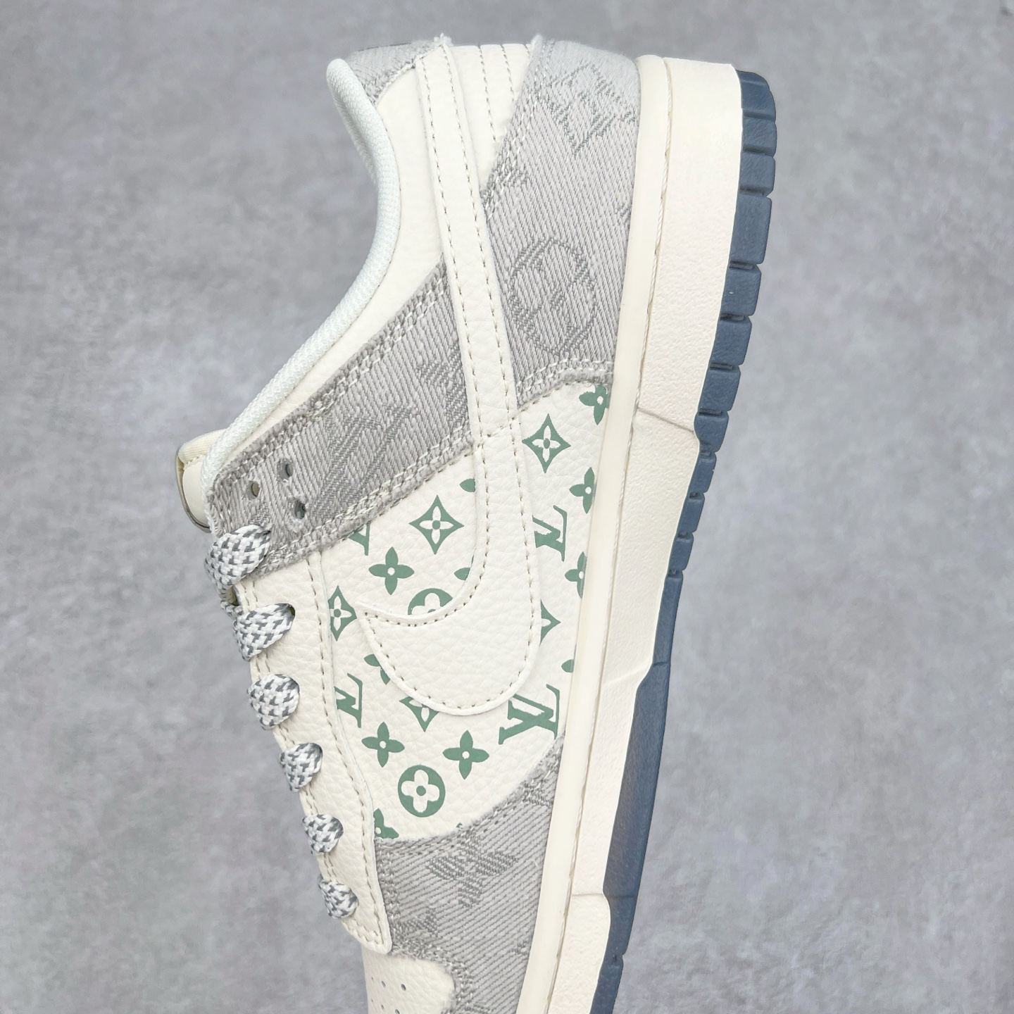 图片[7]-NK Dunk Low 定制配色 XX3168-141 大厂出品 极力推荐 原装头层材料 独家版型蒸餾加工帶來的是更好的视觉和脚感体验大厂纯原品质出货 清洁度 电绣工艺 皮料切割干净无任何毛边 细节完美 实拍调校N版已经零色差零失真 百分百还原实物色彩所见即所得 不存在货不对板色差等低级问题 选购参考实物拍摄 不混卖不参货 只用心做好货严格选品 承诺混一赔十 尺码：36 36.5 37.5 38 38.5 39 40 40.5 41 42 42.5 43 44 44.5 45-选品中心