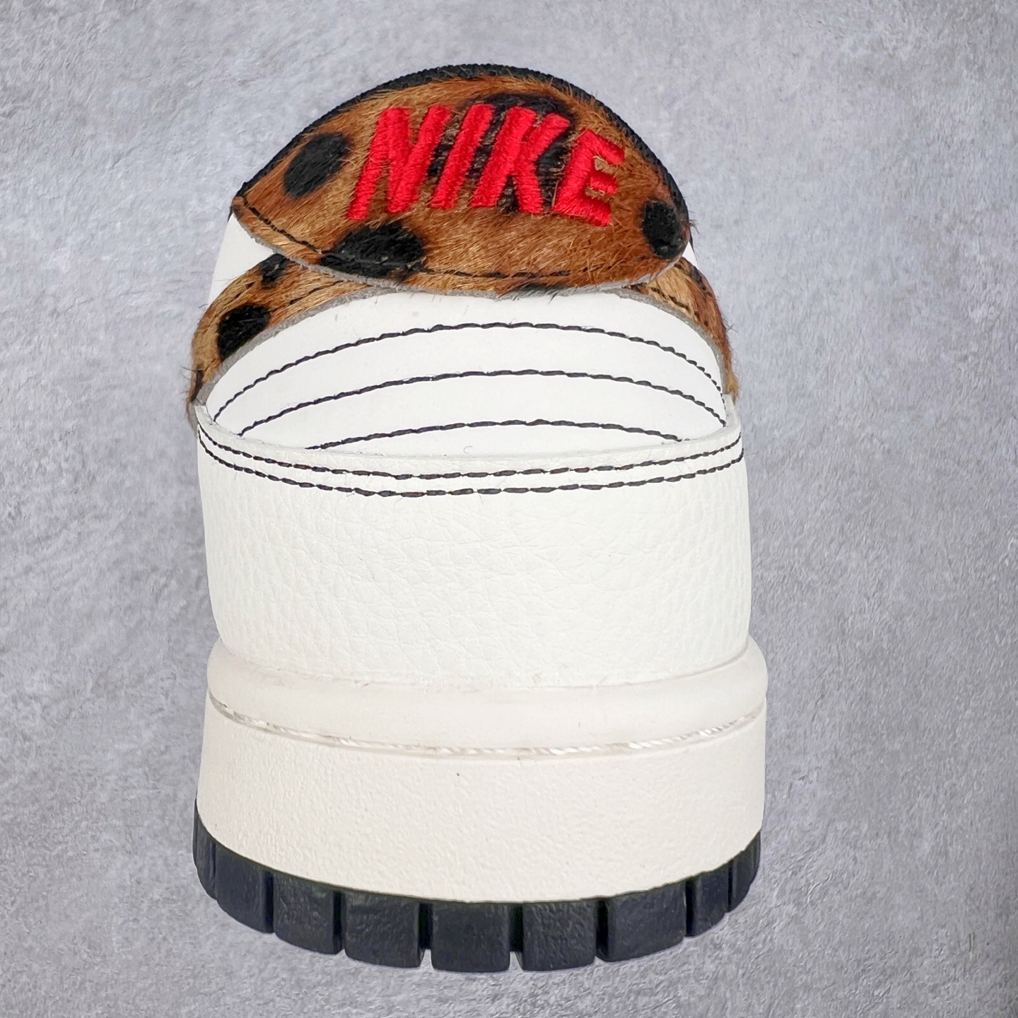 图片[8]-NK Dunk Low 定制配色 ZH2598-269 大厂出品 极力推荐 原装头层材料 独家版型蒸餾加工帶來的是更好的视觉和脚感体验大厂纯原品质出货 清洁度 电绣工艺 皮料切割干净无任何毛边 细节完美 实拍调校N版已经零色差零失真 百分百还原实物色彩所见即所得 不存在货不对板色差等低级问题 选购参考实物拍摄 不混卖不参货 只用心做好货严格选品 承诺混一赔十 尺码：36 36.5 37.5 38 38.5 39 40 40.5 41 42 42.5 43 44 44.5 45-选品中心