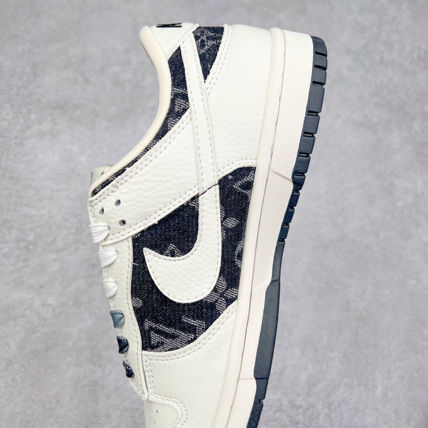 图片[7]-NK Dunk Low 定制配色 XB3802-357 大厂出品 极力推荐 原装头层材料 独家版型蒸餾加工帶來的是更好的视觉和脚感体验大厂纯原品质出货 清洁度 电绣工艺 皮料切割干净无任何毛边 细节完美 实拍调校N版已经零色差零失真 百分百还原实物色彩所见即所得 不存在货不对板色差等低级问题 选购参考实物拍摄 不混卖不参货 只用心做好货严格选品 承诺混一赔十 尺码：36 36.5 37.5 38 38.5 39 40 40.5 41 42 42.5 43 44 44.5 45-选品中心