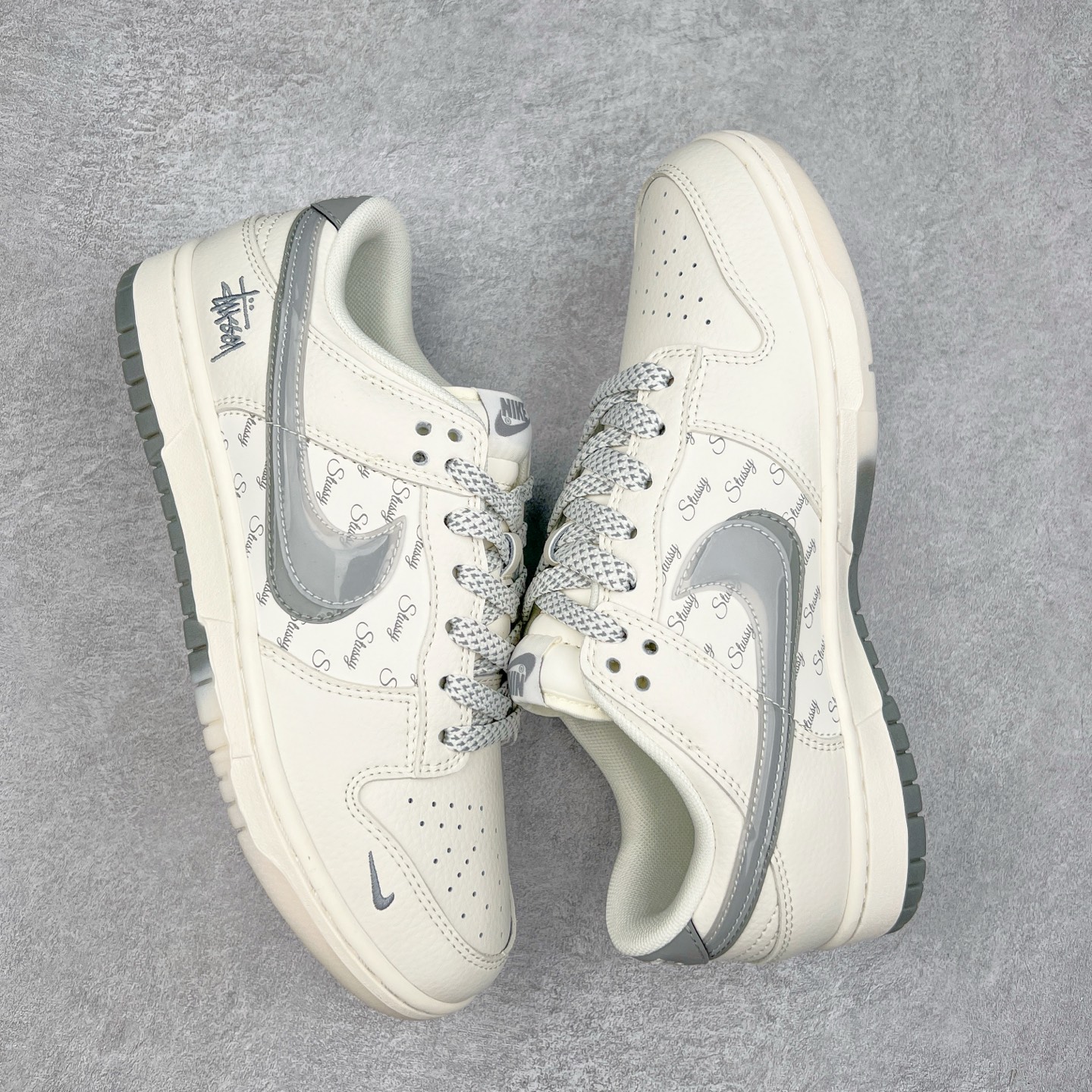 图片[3]-NK Dunk Low 定制配色 XX2025-206 大厂出品 极力推荐 原装头层材料 独家版型蒸餾加工帶來的是更好的视觉和脚感体验大厂纯原品质出货 清洁度 电绣工艺 皮料切割干净无任何毛边 细节完美 实拍调校N版已经零色差零失真 百分百还原实物色彩所见即所得 不存在货不对板色差等低级问题 选购参考实物拍摄 不混卖不参货 只用心做好货严格选品 承诺混一赔十 尺码：36 36.5 37.5 38 38.5 39 40 40.5 41 42 42.5 43 44 44.5 45-选品中心