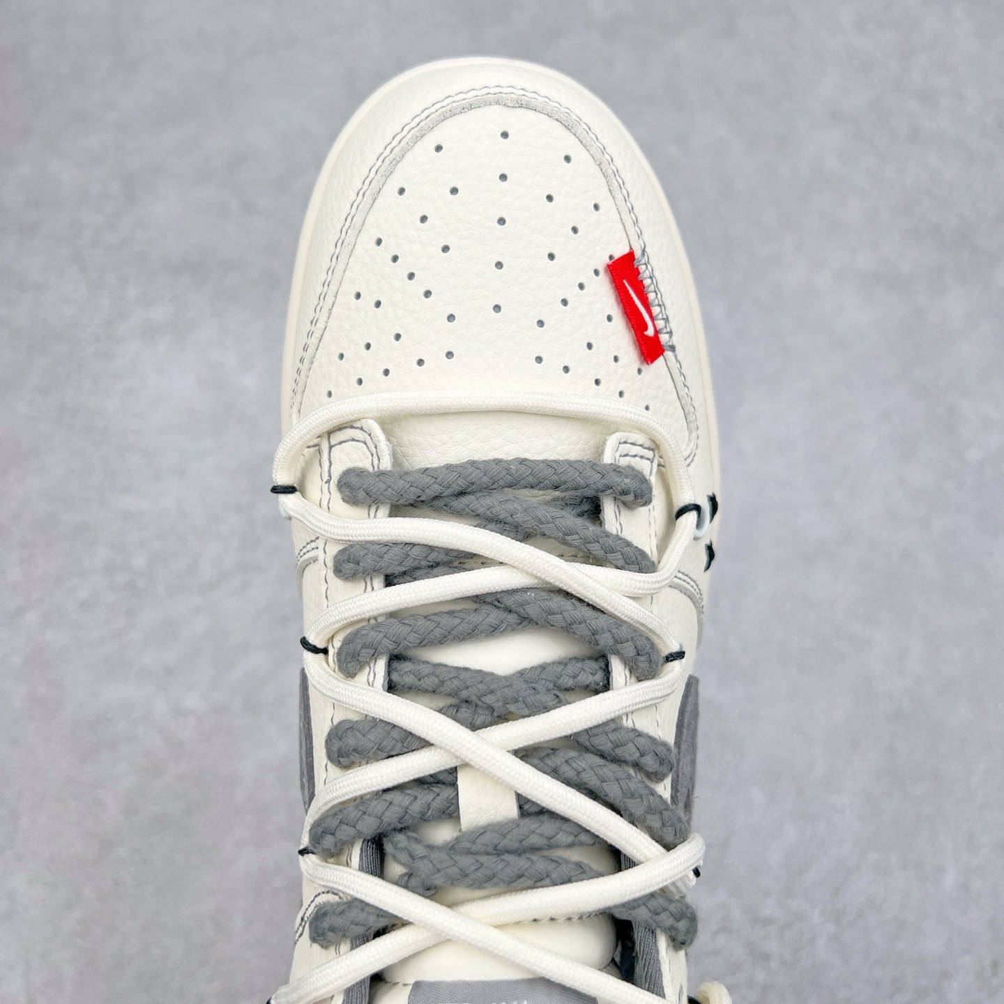 图片[4]-NK Dunk Low 定制配色 YX5066-285 大厂出品 极力推荐 原装头层材料 独家版型蒸餾加工帶來的是更好的视觉和脚感体验大厂纯原品质出货 清洁度 电绣工艺 皮料切割干净无任何毛边 细节完美 实拍调校N版已经零色差零失真 百分百还原实物色彩所见即所得 不存在货不对板色差等低级问题 选购参考实物拍摄 不混卖不参货 只用心做好货严格选品 承诺混一赔十 尺码：36 36.5 37.5 38 38.5 39 40 40.5 41 42 42.5 43 44 44.5 45-选品中心