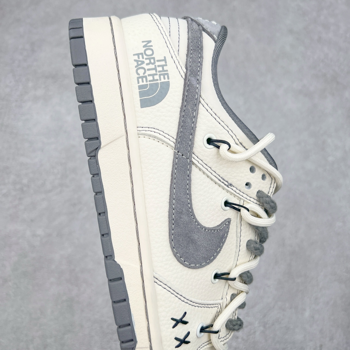 图片[6]-NK Dunk Low 定制配色 YX5066-285 大厂出品 极力推荐 原装头层材料 独家版型蒸餾加工帶來的是更好的视觉和脚感体验大厂纯原品质出货 清洁度 电绣工艺 皮料切割干净无任何毛边 细节完美 实拍调校N版已经零色差零失真 百分百还原实物色彩所见即所得 不存在货不对板色差等低级问题 选购参考实物拍摄 不混卖不参货 只用心做好货严格选品 承诺混一赔十 尺码：36 36.5 37.5 38 38.5 39 40 40.5 41 42 42.5 43 44 44.5 45-选品中心