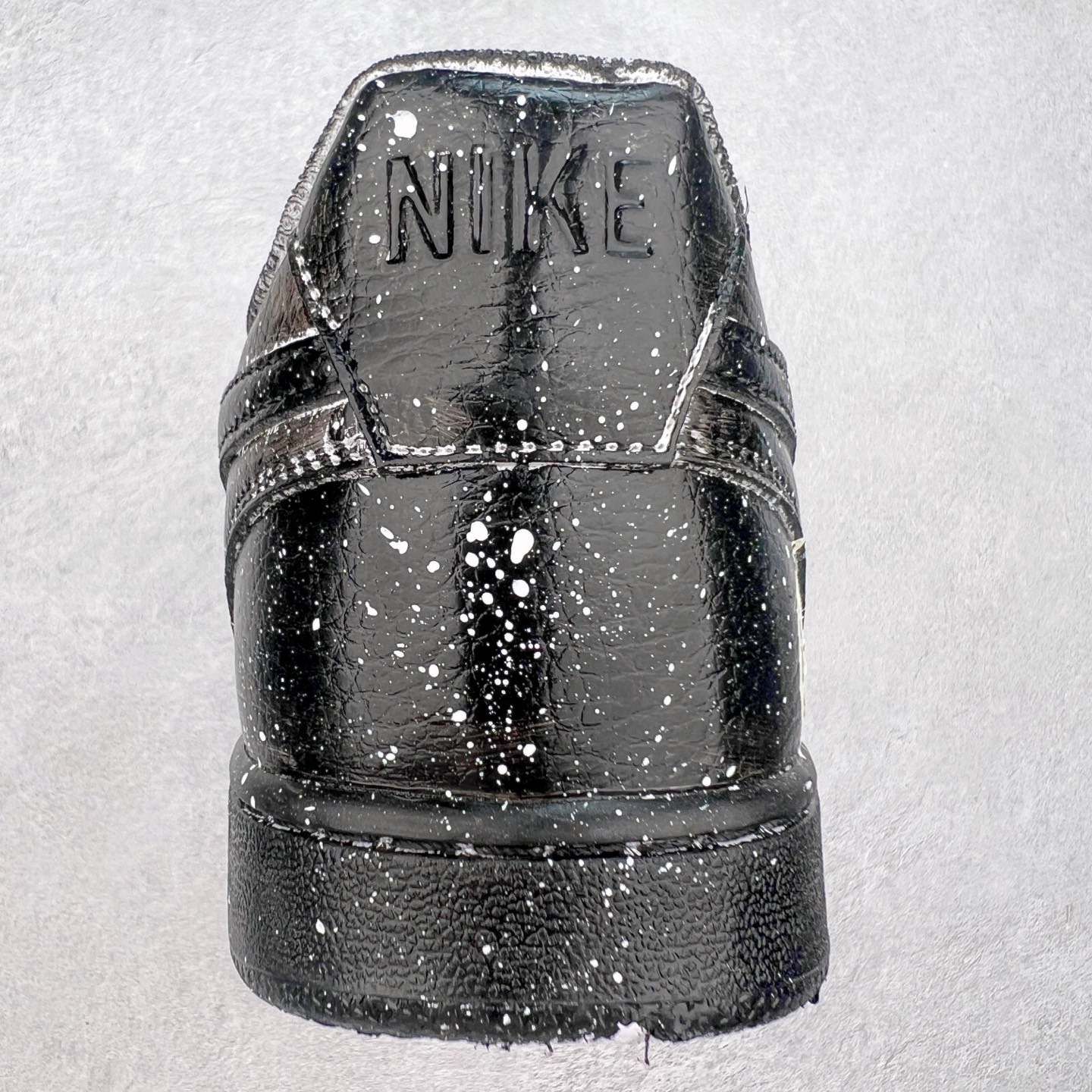 图片[8]-NK Court Vision 1 Low“幻影十字架” 手绘涂鸦定制板鞋 幻影十字架常作为一种印花图案出现，具有独特的视觉效果。将幻影十字架与梵文、马蹄等元素结合，运用丝网印花等工艺，打造出极具潮流感的服装单品，深受追求个性与时尚的人群喜爱 货号：DH2987-099 尺码：36 36.5 37.5 38 38.5 39 40 40.5 41 42 42.5 43 44 44.5 45-选品中心