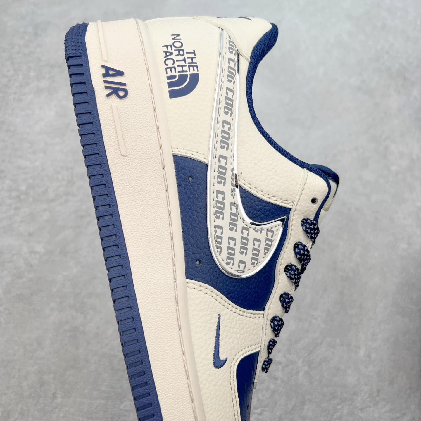 图片[6]-NK Air Force 1´07 Low 空军一号低帮百搭休闲运动板鞋 HH7518-075 柔软、弹性十足的缓震性能和出色的中底设计 横跨复古与现代的外型结合 造就出风靡全球 三十多年的Force 1 直到今天还深受青睐 实拍调校N版已经零色差零失真 百分百还原实物色彩所见即所得 不存在货不对板色差等低级问题 选购参考实物拍摄 不混卖不参货 只用心做好货严格选品 承诺混一赔十 尺码：36 36.5 37.5 38 38.5 39 40 40.5 41 42 42.5 43 44 44.5 45-选品中心