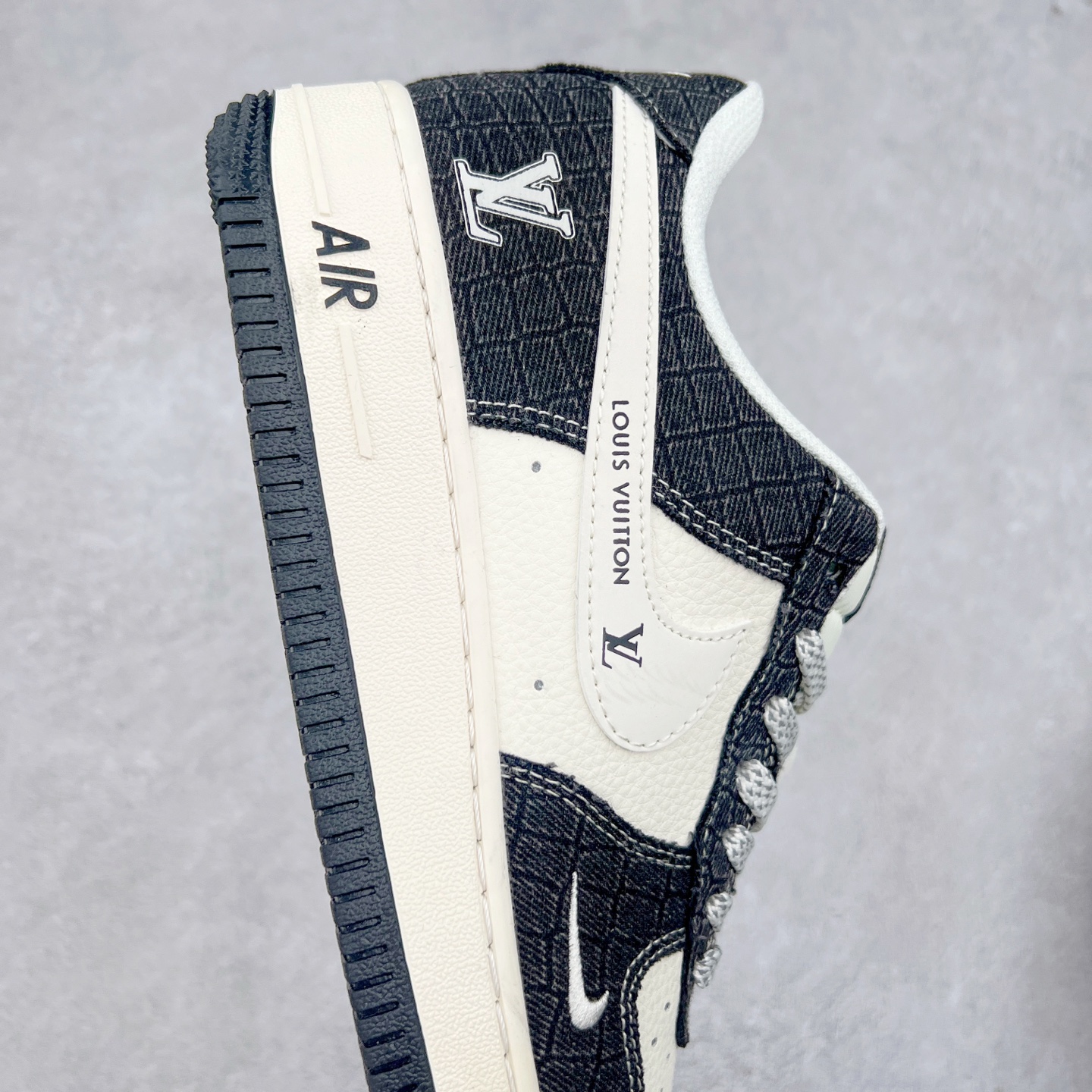 图片[6]-NK Air Force 1´07 Low 空军一号低帮百搭休闲运动板鞋 XS1958-550 柔软、弹性十足的缓震性能和出色的中底设计 横跨复古与现代的外型结合 造就出风靡全球 三十多年的Force 1 直到今天还深受青睐 实拍调校N版已经零色差零失真 百分百还原实物色彩所见即所得 不存在货不对板色差等低级问题 选购参考实物拍摄 不混卖不参货 只用心做好货严格选品 承诺混一赔十 尺码：36 36.5 37.5 38 38.5 39 40 40.5 41 42 42.5 43 44 44.5 45-选品中心