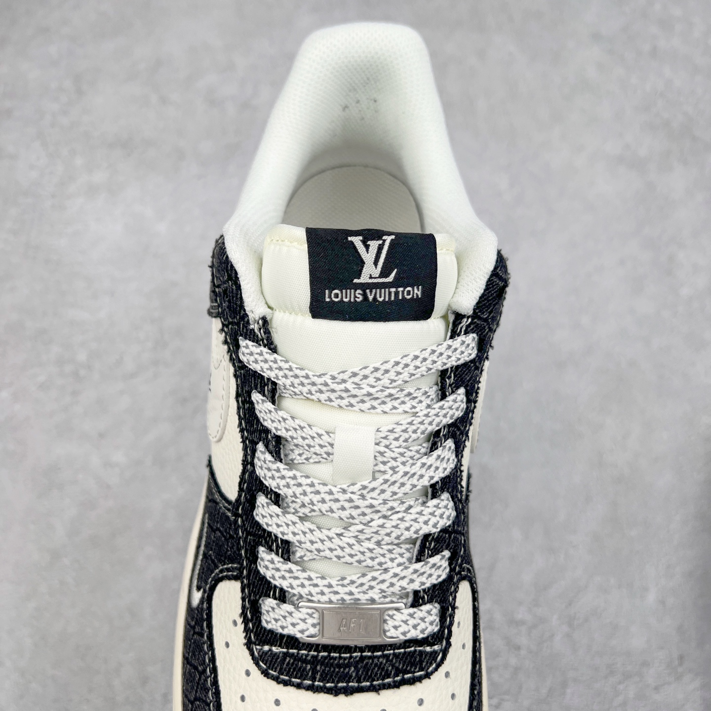 图片[5]-NK Air Force 1´07 Low 空军一号低帮百搭休闲运动板鞋 XS1958-550 柔软、弹性十足的缓震性能和出色的中底设计 横跨复古与现代的外型结合 造就出风靡全球 三十多年的Force 1 直到今天还深受青睐 实拍调校N版已经零色差零失真 百分百还原实物色彩所见即所得 不存在货不对板色差等低级问题 选购参考实物拍摄 不混卖不参货 只用心做好货严格选品 承诺混一赔十 尺码：36 36.5 37.5 38 38.5 39 40 40.5 41 42 42.5 43 44 44.5 45-选品中心