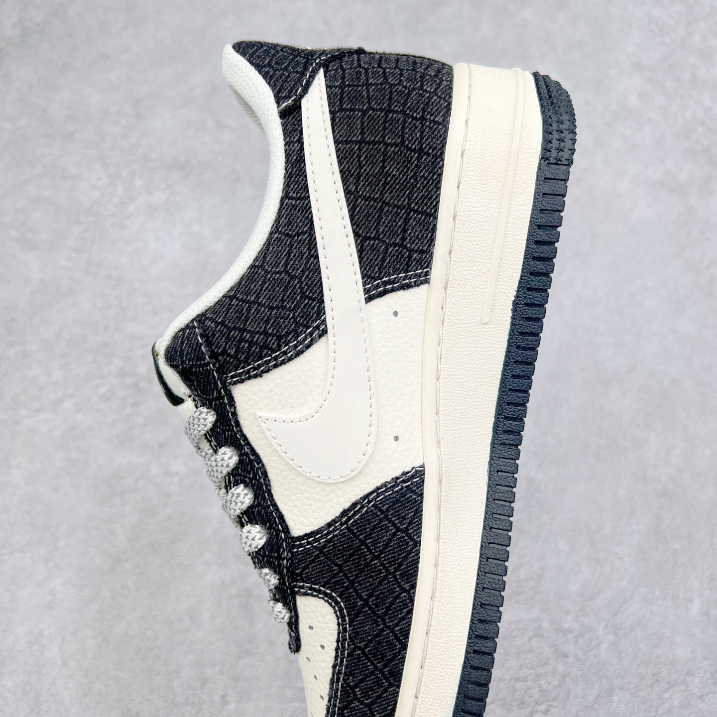 图片[7]-NK Air Force 1´07 Low 空军一号低帮百搭休闲运动板鞋 XS1958-550 柔软、弹性十足的缓震性能和出色的中底设计 横跨复古与现代的外型结合 造就出风靡全球 三十多年的Force 1 直到今天还深受青睐 实拍调校N版已经零色差零失真 百分百还原实物色彩所见即所得 不存在货不对板色差等低级问题 选购参考实物拍摄 不混卖不参货 只用心做好货严格选品 承诺混一赔十 尺码：36 36.5 37.5 38 38.5 39 40 40.5 41 42 42.5 43 44 44.5 45-选品中心