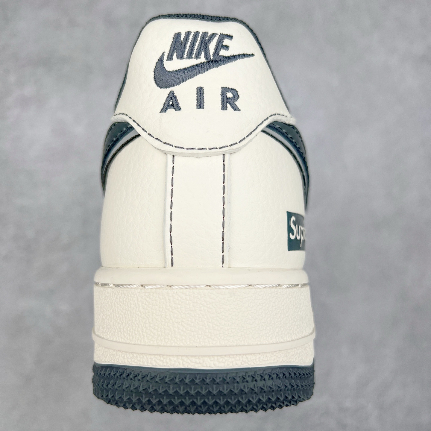 图片[8]-NK Air Force 1´07 Low 空军一号低帮百搭休闲运动板鞋 XZ6188-367 柔软、弹性十足的缓震性能和出色的中底设计 横跨复古与现代的外型结合 造就出风靡全球 三十多年的Force 1 直到今天还深受青睐 实拍调校N版已经零色差零失真 百分百还原实物色彩所见即所得 不存在货不对板色差等低级问题 选购参考实物拍摄 不混卖不参货 只用心做好货严格选品 承诺混一赔十 尺码：36 36.5 37.5 38 38.5 39 40 40.5 41 42 42.5 43 44 44.5 45-选品中心