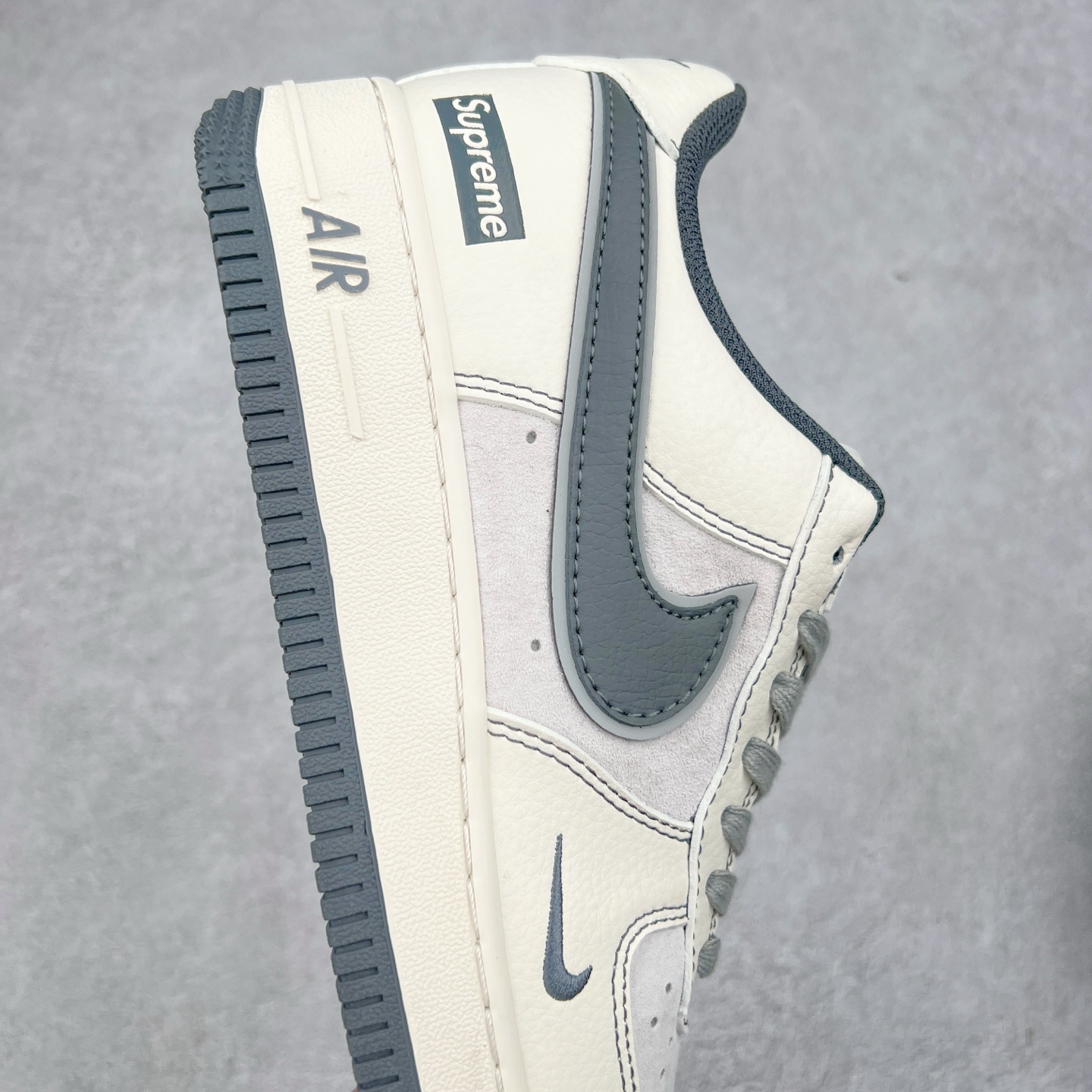 图片[6]-NK Air Force 1´07 Low 空军一号低帮百搭休闲运动板鞋 XZ6188-367 柔软、弹性十足的缓震性能和出色的中底设计 横跨复古与现代的外型结合 造就出风靡全球 三十多年的Force 1 直到今天还深受青睐 实拍调校N版已经零色差零失真 百分百还原实物色彩所见即所得 不存在货不对板色差等低级问题 选购参考实物拍摄 不混卖不参货 只用心做好货严格选品 承诺混一赔十 尺码：36 36.5 37.5 38 38.5 39 40 40.5 41 42 42.5 43 44 44.5 45-选品中心