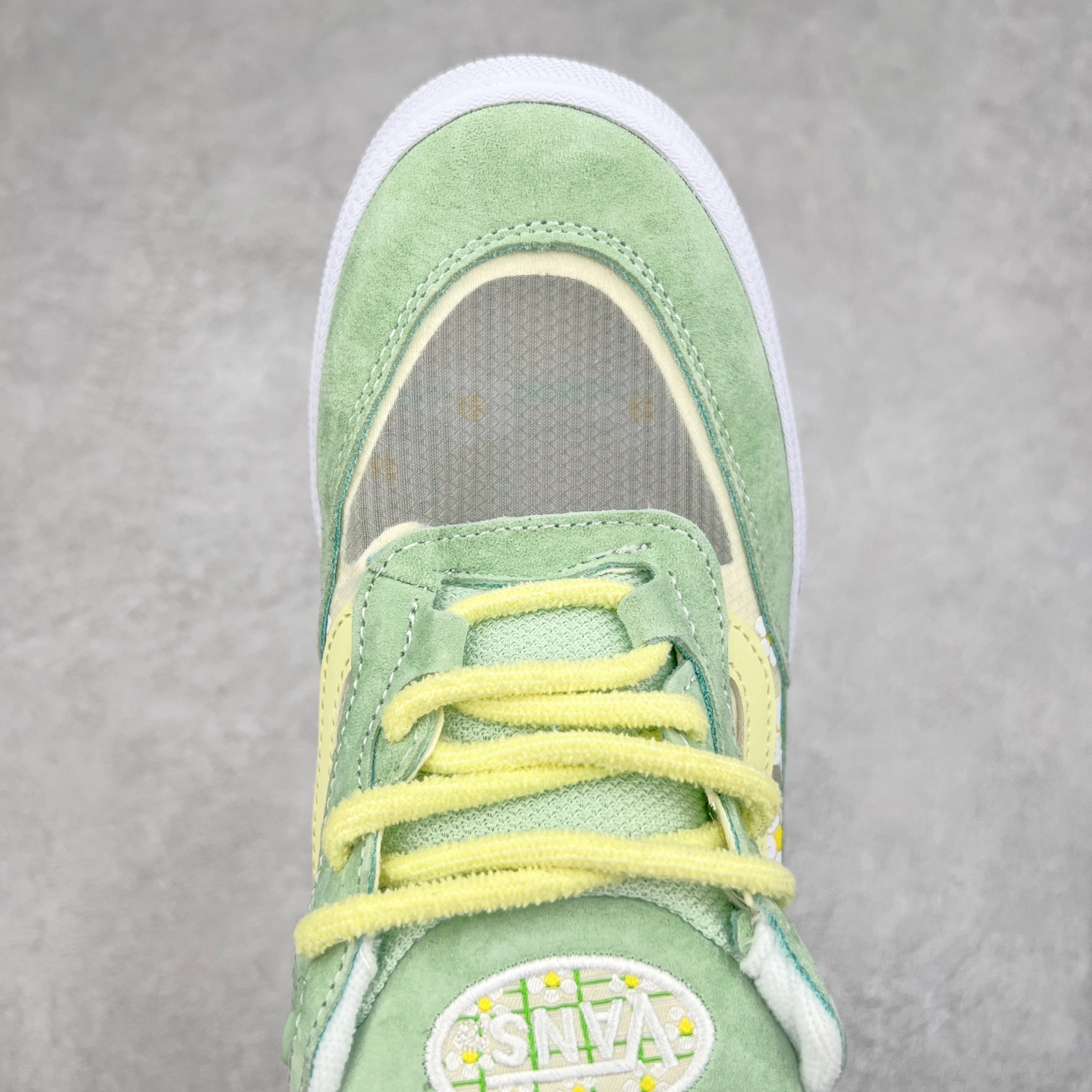 图片[4]-Vans Wayvee 耐磨低帮板鞋 韩国代购范斯专业缓震低帮滑板 Vans Wayvee是Vans Park Series世界冠军Brighton Zeuner的个人签名鞋Brighton的灵感与创造力让这双Vans Wayvee焕然新生 充满着活力与希望的配色搭配小花点缀 货号：VN0A5JIA9DF 尺码： 36 36.5 37 38 38.5 39 40 40.5 41 42 42.5 43 44-选品中心