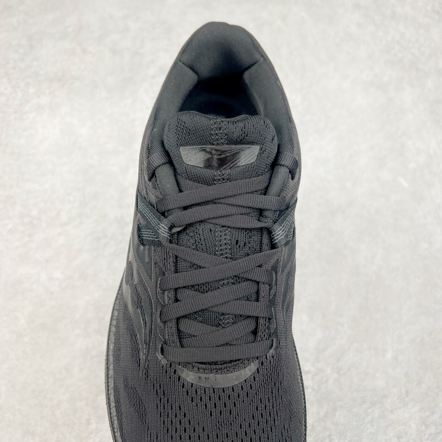 图片[5]-Saucony Triumph 20 索康尼胜利20代旗舰级缓震型跑鞋 性能相比前几代再升级：鞋面采用全新升级的工学网设计 贴合脚部更透气 中底部分使用最新的PWRRUN+材质 搭配PWRRUN+鞋垫使中底的大幅加厚 10mm坡差进一步提供缓震、回弹性能 内底则采用了FORMFIT动态适应系统 动态契合脚型 提升包裹性和舒适性 提供更卓越的动态回馈体验 XT-900橡胶大底 可提供良好的抓地力和较强抗磨性能 尺码：35.5 36 36.5 37.5 38 38.5 39 40 40.5 41 42 42.5 43 44 44.5 45-选品中心