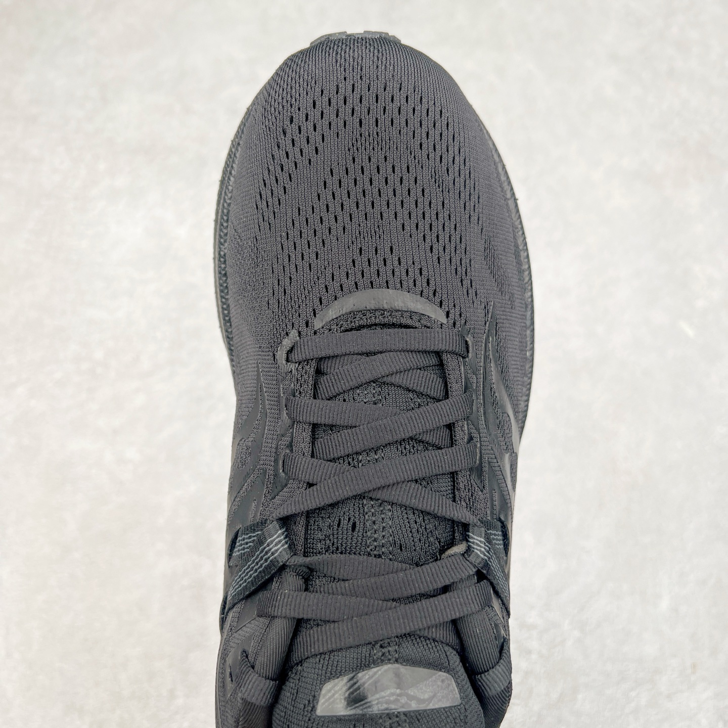 图片[4]-Saucony Triumph 20 索康尼胜利20代旗舰级缓震型跑鞋 性能相比前几代再升级：鞋面采用全新升级的工学网设计 贴合脚部更透气 中底部分使用最新的PWRRUN+材质 搭配PWRRUN+鞋垫使中底的大幅加厚 10mm坡差进一步提供缓震、回弹性能 内底则采用了FORMFIT动态适应系统 动态契合脚型 提升包裹性和舒适性 提供更卓越的动态回馈体验 XT-900橡胶大底 可提供良好的抓地力和较强抗磨性能 尺码：35.5 36 36.5 37.5 38 38.5 39 40 40.5 41 42 42.5 43 44 44.5 45-选品中心