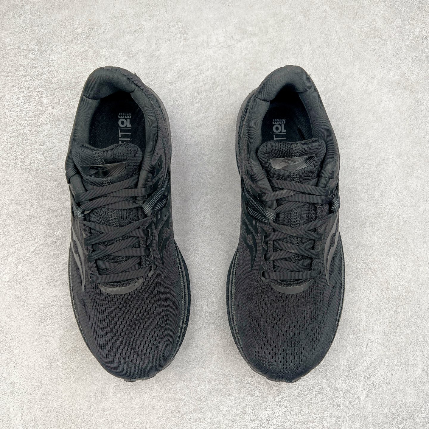 图片[2]-Saucony Triumph 20 索康尼胜利20代旗舰级缓震型跑鞋 性能相比前几代再升级：鞋面采用全新升级的工学网设计 贴合脚部更透气 中底部分使用最新的PWRRUN+材质 搭配PWRRUN+鞋垫使中底的大幅加厚 10mm坡差进一步提供缓震、回弹性能 内底则采用了FORMFIT动态适应系统 动态契合脚型 提升包裹性和舒适性 提供更卓越的动态回馈体验 XT-900橡胶大底 可提供良好的抓地力和较强抗磨性能 尺码：35.5 36 36.5 37.5 38 38.5 39 40 40.5 41 42 42.5 43 44 44.5 45-选品中心