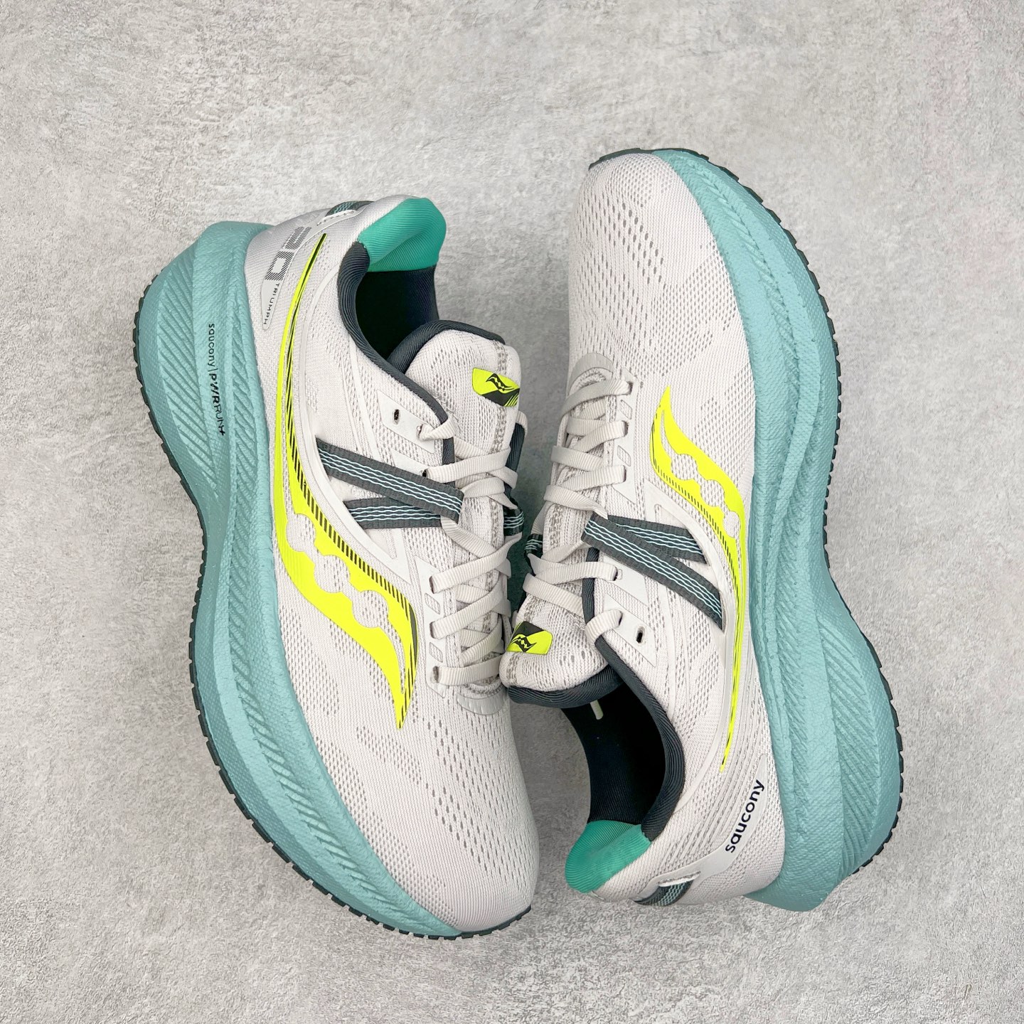 图片[3]-Saucony Triumph 20 索康尼胜利20代旗舰级缓震型跑鞋 性能相比前几代再升级：鞋面采用全新升级的工学网设计 贴合脚部更透气 中底部分使用最新的PWRRUN+材质 搭配PWRRUN+鞋垫使中底的大幅加厚 10mm坡差进一步提供缓震、回弹性能 内底则采用了FORMFIT动态适应系统 动态契合脚型 提升包裹性和舒适性 提供更卓越的动态回馈体验 XT-900橡胶大底 可提供良好的抓地力和较强抗磨性能 尺码：35.5 36 36.5 37.5 38 38.5 39 40 40.5 41 42 42.5 43 44 44.5 45-选品中心