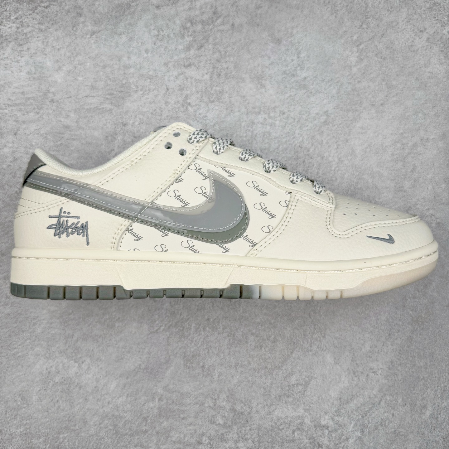 NK Dunk Low 定制配色 XX2025-206 大厂出品 极力推荐 原装头层材料 独家版型蒸餾加工帶來的是更好的视觉和脚感体验大厂纯原品质出货 清洁度 电绣工艺 皮料切割干净无任何毛边 细节完美 实拍调校N版已经零色差零失真 百分百还原实物色彩所见即所得 不存在货不对板色差等低级问题 选购参考实物拍摄 不混卖不参货 只用心做好货严格选品 承诺混一赔十 尺码：36 36.5 37.5 38 38.5 39 40 40.5 41 42 42.5 43 44 44.5 45-选品中心