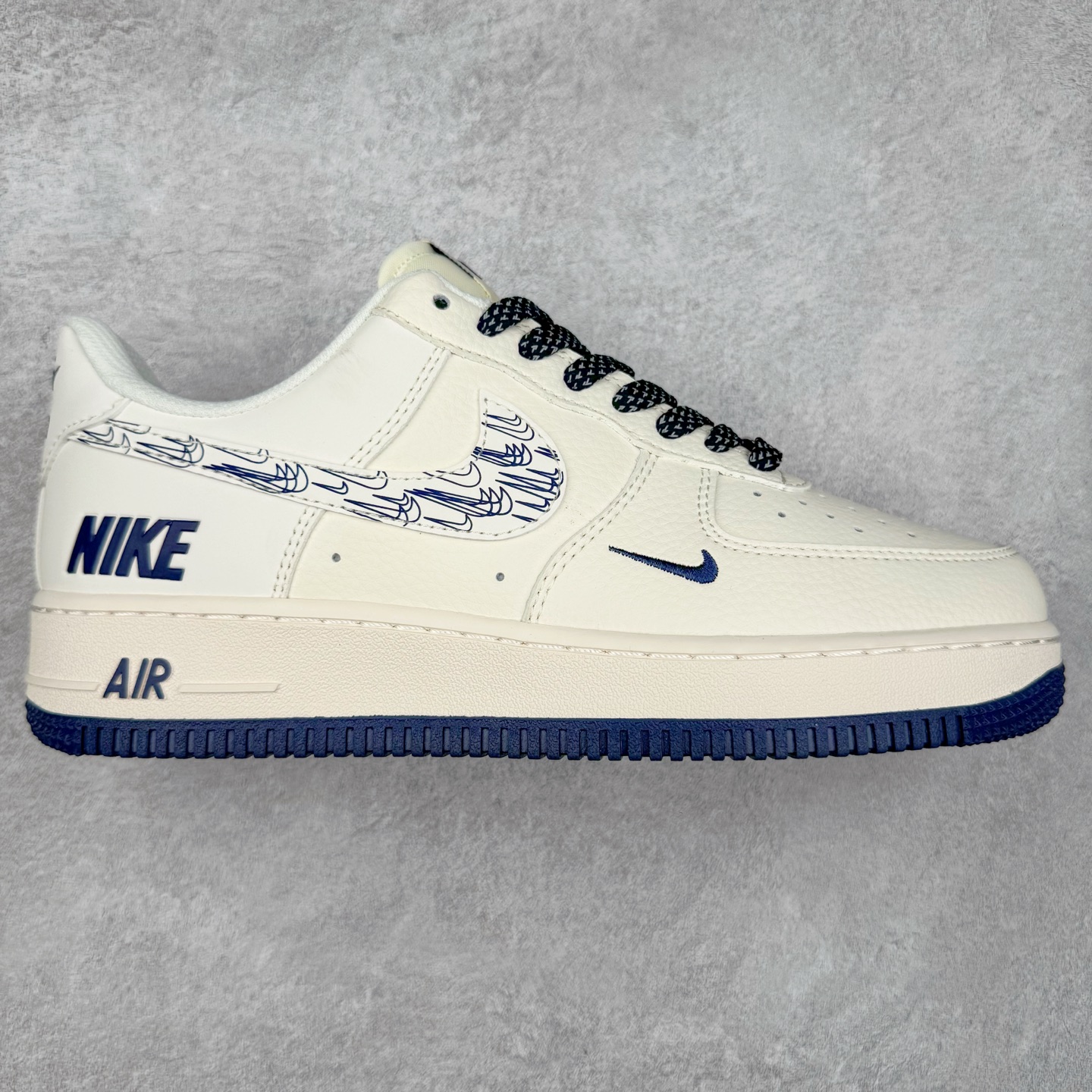 NK Air Force 1´07 Low 空军一号低帮百搭休闲运动板鞋 HH7518-047 柔软、弹性十足的缓震性能和出色的中底设计 横跨复古与现代的外型结合 造就出风靡全球 三十多年的Force 1 直到今天还深受青睐 实拍调校N版已经零色差零失真 百分百还原实物色彩所见即所得 不存在货不对板色差等低级问题 选购参考实物拍摄 不混卖不参货 只用心做好货严格选品 承诺混一赔十 尺码：36 36.5 37.5 38 38.5 39 40 40.5 41 42 42.5 43 44 44.5 45-选品中心