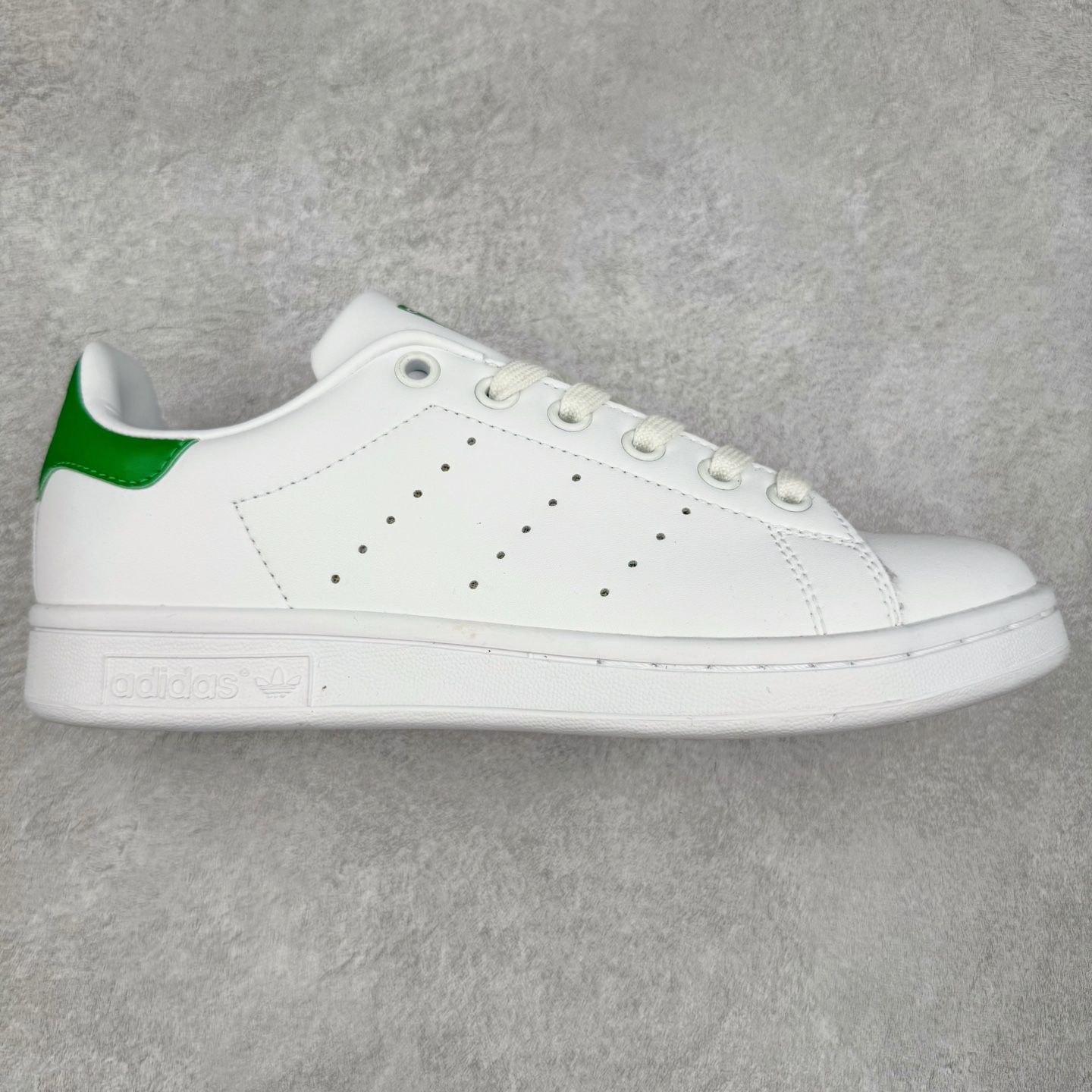 AD Stan Smith 三叶草史密斯 男女中性运动鞋休闲鞋板鞋 M20324 尺码：36 36.5 37 38 38.5 39 40 40.5 41 42 42.5 43 44-选品中心