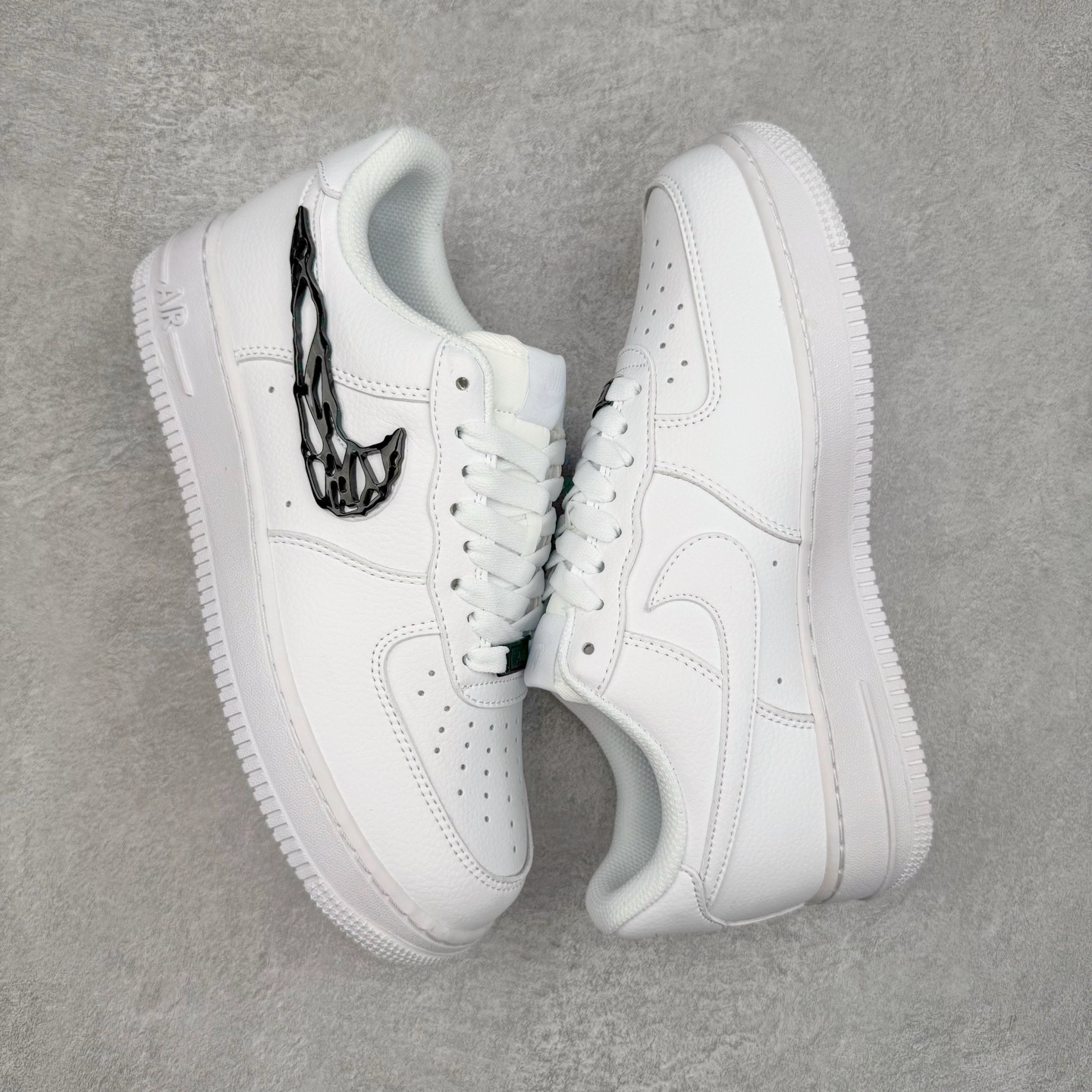 ＃福利特价‼️
NK Air Force 1 Low '07 空军一号低帮经典板鞋 毒液液态金属白黑 I
