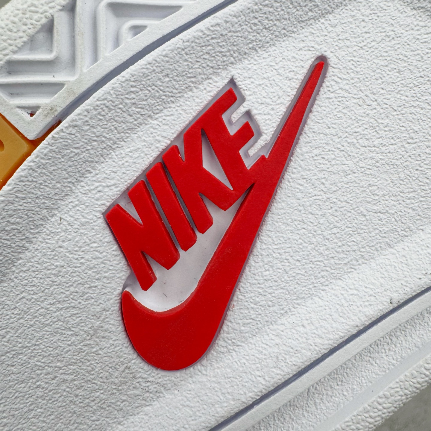 图片[19]-＃Ljr NK SB x Air Jordan AJ4 联名海军蓝 白蓝 DR5415-100 圈内高端零售标杆 独家外贸特供 耗时半年巨作 全套原纸板楦头开发 原厂特供皮料加持 确保原汁原味 完美呈现四代版型 一比一鞋头弧度高度鞋身弧度 数据细节工艺流程均保持原鞋一致 原厂TPU网格鞋带扣 正确内里网布 菱角分明不变形无多余毛边 柔软性质感一致于原鞋 市场唯一原厂鞋扣模具 背面可见隐藏注塑口 原厂织唛标 原厂飞人电绣工艺 尾指中部跳三针 独家绑鞋带手法 印刷中底布 四线拉帮 米色美纹纸贴合固定 进口港宝加持 后跟自然饱满 全鞋荧光划线卡点 追求极致完美 每一双都是工艺品 多重QC质检 超越公司货的品控标准 实实在在的免检产品 尺码：40.5 41 42 42.5 43 44 44.5 45 45.5 46 47.5 48.5-选品中心