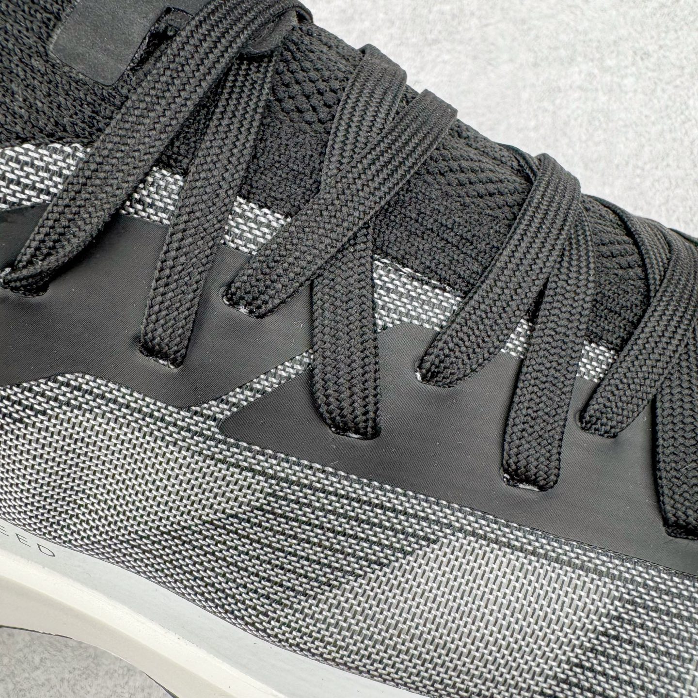 图片[16]-＃HP Arcteryx Vertex Speed 始祖鸟柔软舒适防滑耐磨低帮越野跑步鞋 Arcteryx中文名始祖鸟 加拿大户外服饰品牌 1989年创立于加拿大温哥华 始祖鸟来自加拿大海岸山脉 植根高山的专业户外品牌 始终秉承对精湛设计和工艺孜孜以求的准则 从1989年创立至今 Arcteryx始终不断在产品设计与做工上不惜工本 以满足始祖鸟的标准 品质、设计以及精简的理念造就了其良好的性能 并能满足严苛环境下的使用需求 尺码：36 37 38 39 40-选品中心