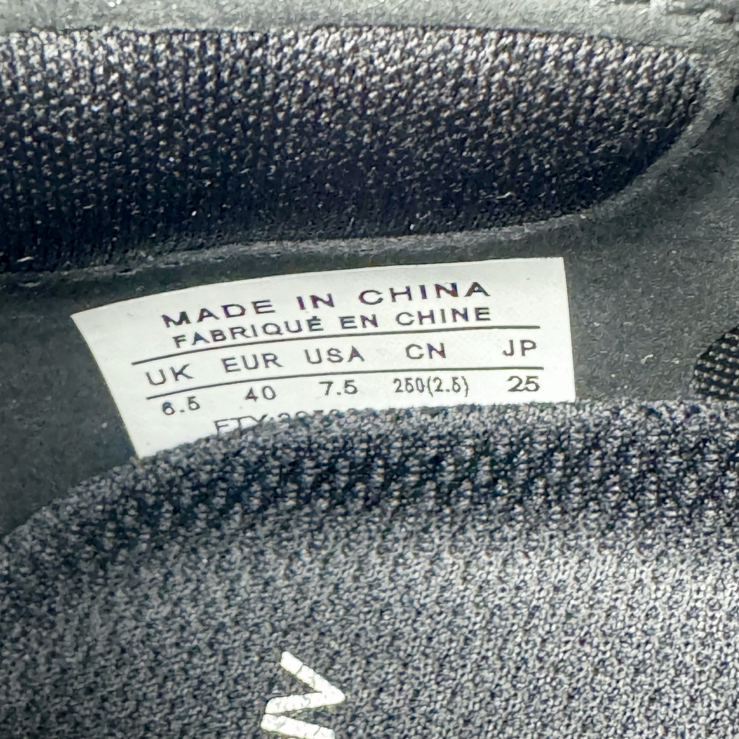 图片[12]-＃HP Arcteryx Vertex Speed 始祖鸟柔软舒适防滑耐磨低帮越野跑步鞋 Arcteryx中文名始祖鸟 加拿大户外服饰品牌 1989年创立于加拿大温哥华 始祖鸟来自加拿大海岸山脉 植根高山的专业户外品牌 始终秉承对精湛设计和工艺孜孜以求的准则 从1989年创立至今 Arcteryx始终不断在产品设计与做工上不惜工本 以满足始祖鸟的标准 品质、设计以及精简的理念造就了其良好的性能 并能满足严苛环境下的使用需求 尺码：36 37 38 39 40-选品中心