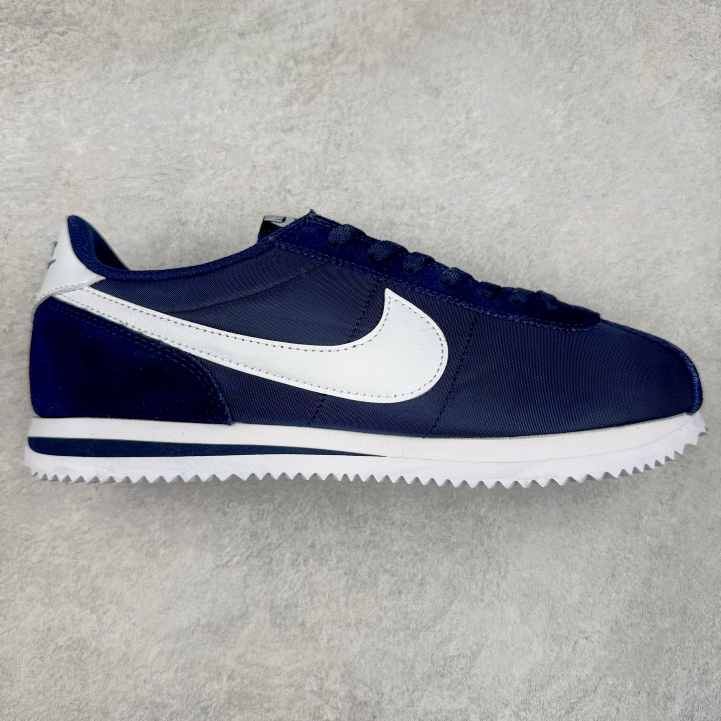 ＃JC纯原 NK Classic Cortez Leather 阿甘复古初代皮革慢跑鞋 HF0263-400 实体平台指令订单 全套原纸板楦头开发 原厂数据大底磨具 一比一鞋头弧度高度鞋身弧度 细节品控鞋型随意对比 正确烫金高频细节 公司级标准检验QC 区分市面一切版本 完美复刻阿甘复古鞋型 尺码：35.5 36 36.5 37.5 38 38.5 39 40 40.5 41 42 42.5 43 44 45-选品中心